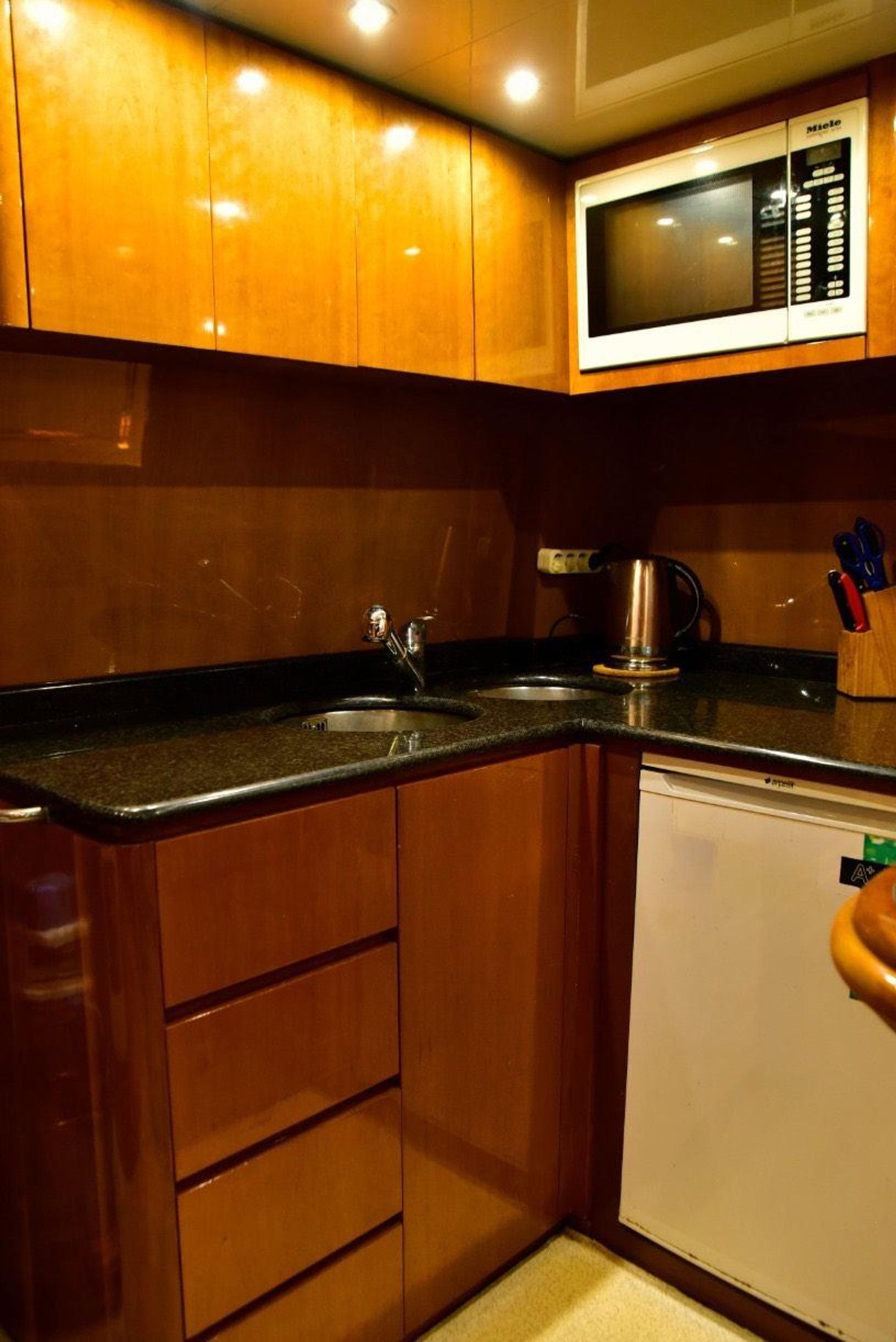 Kiralık Azimut 65 Fly 21m Motoryat - 64 - photo 19