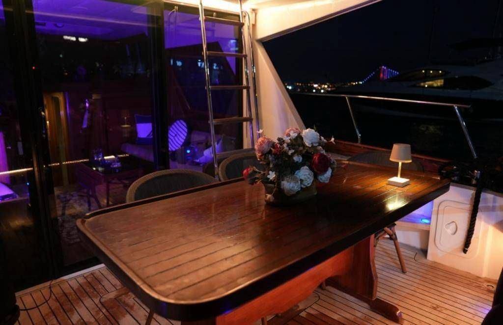 Rental Custom made 14m Motor Yacht - 385-6