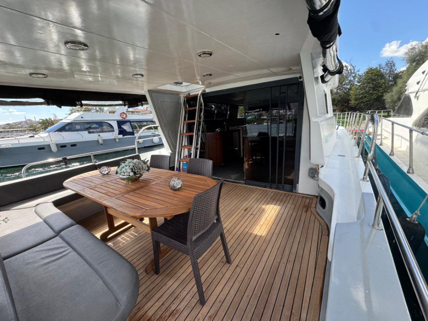 Özel yapım 18m Motoryat