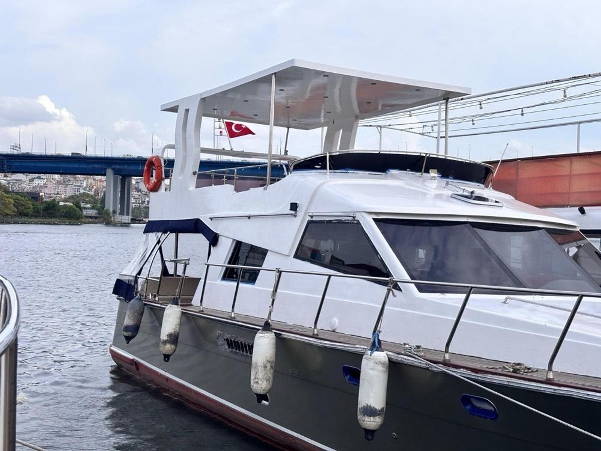 Rental Custom made 17m Motor Yacht - 677 - photo 8