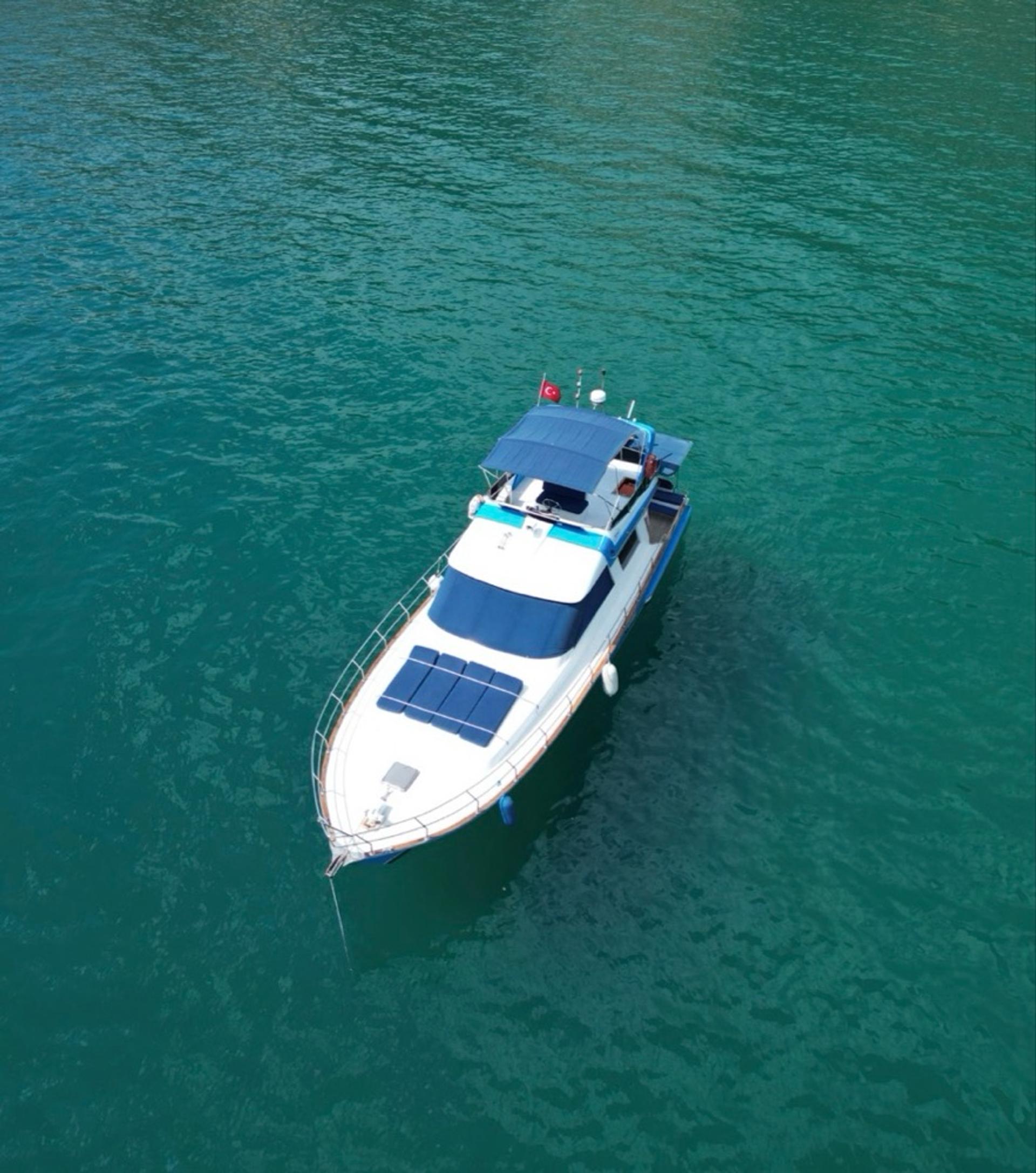 Kiralık Özel yapım 14m Motoryat - 1097 - photo 2