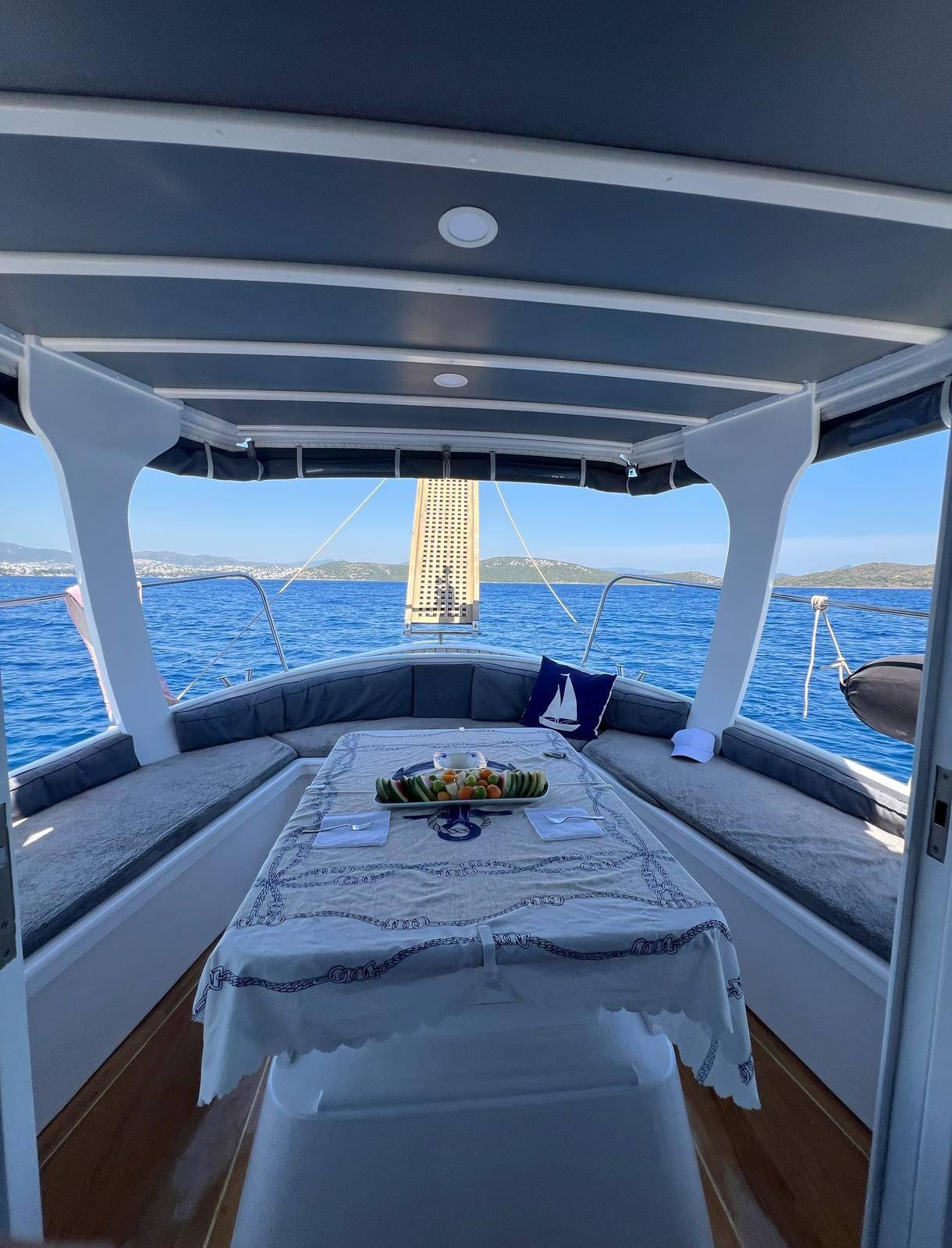 Rental Custom made 10m Motor Yacht - 813-6