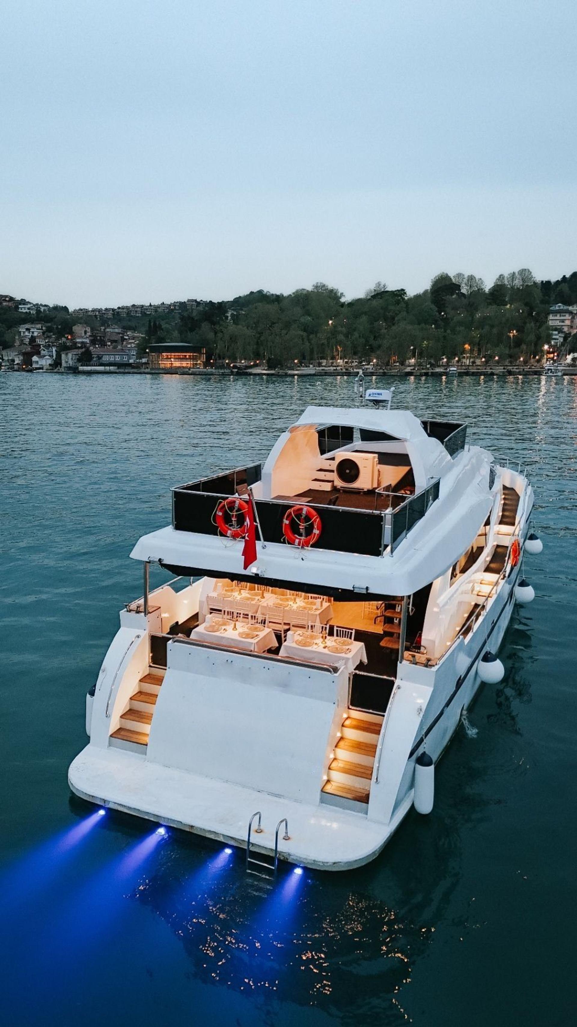 Rental Custom made 22m Motor Yacht - 1107 - photo 5