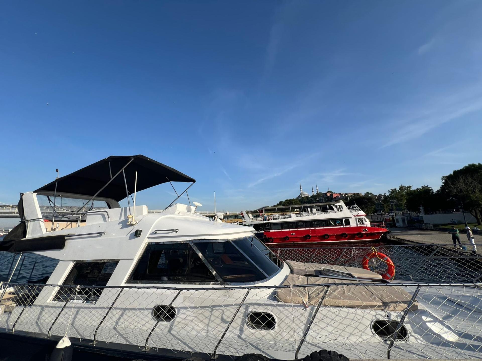 Rental Custom made 14m Motor Yacht - 580 - photo 3