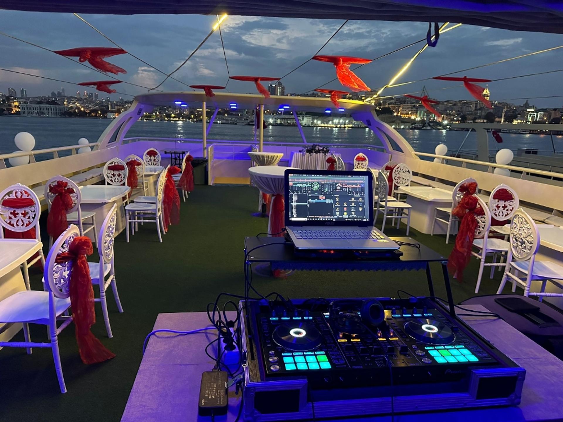 Rental Custom made 24m Party Boat - 251 - photo 5
