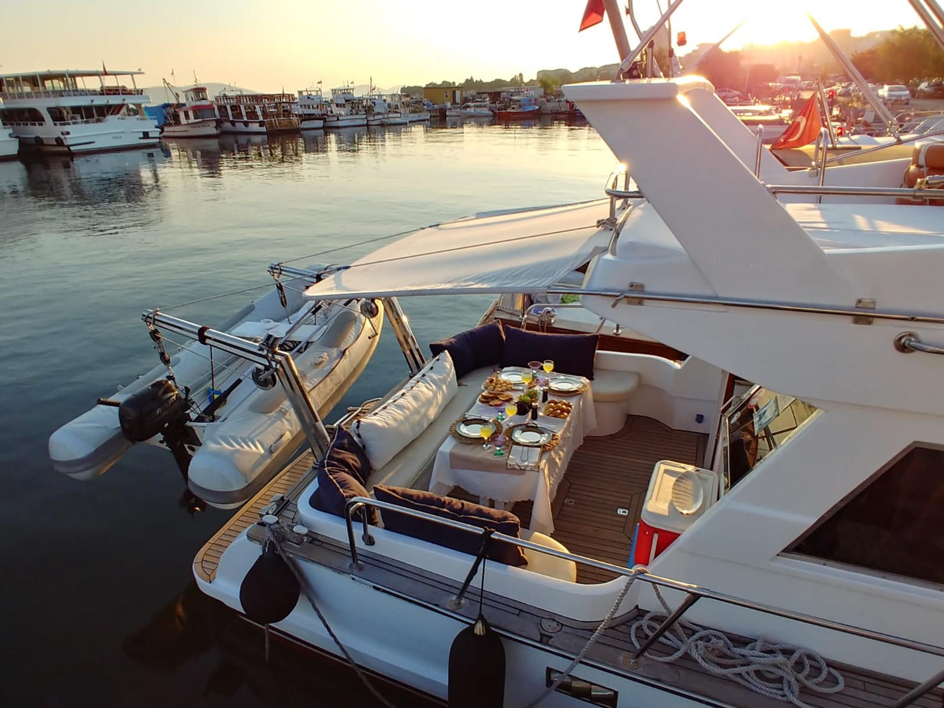 Rental Custom made 13m Motor Yacht - 440 - photo 2