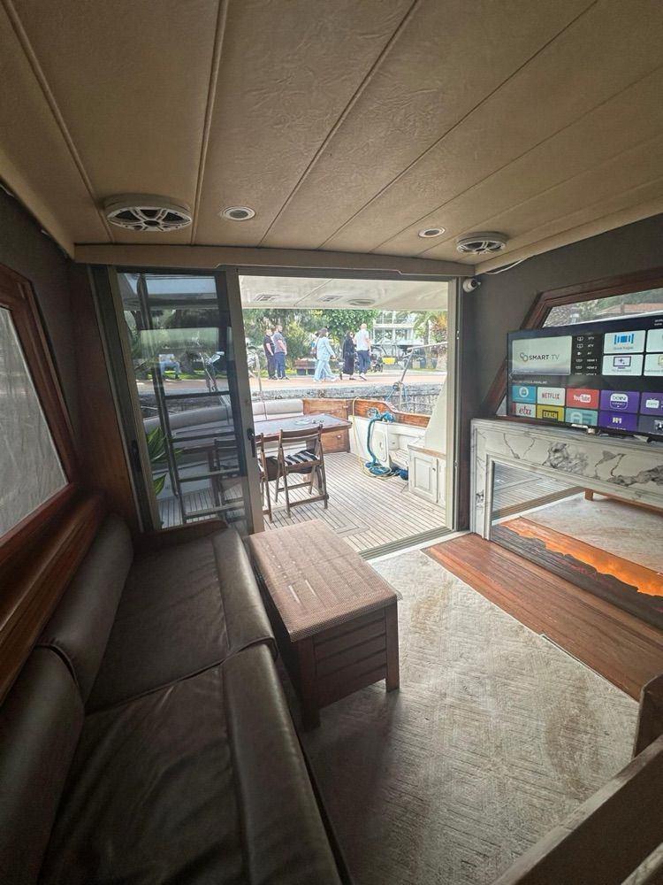 Rental Custom made 14m Motor Yacht - 385-19