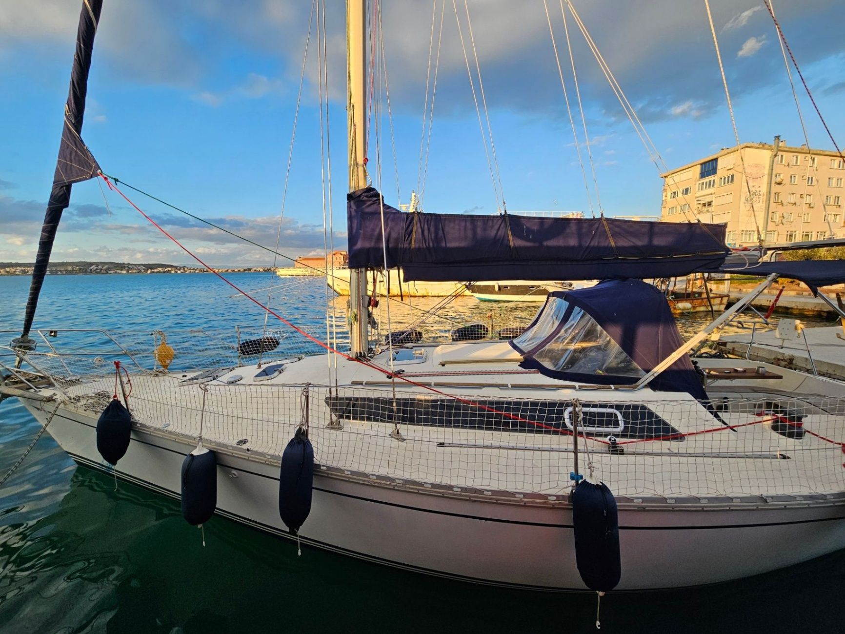 Jeanneau 11m Yelkenli