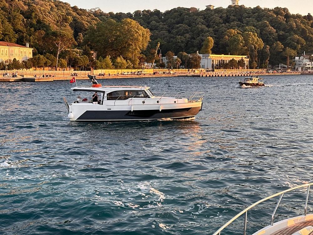 Rental Custom made 13m Motor Yacht - 934-2