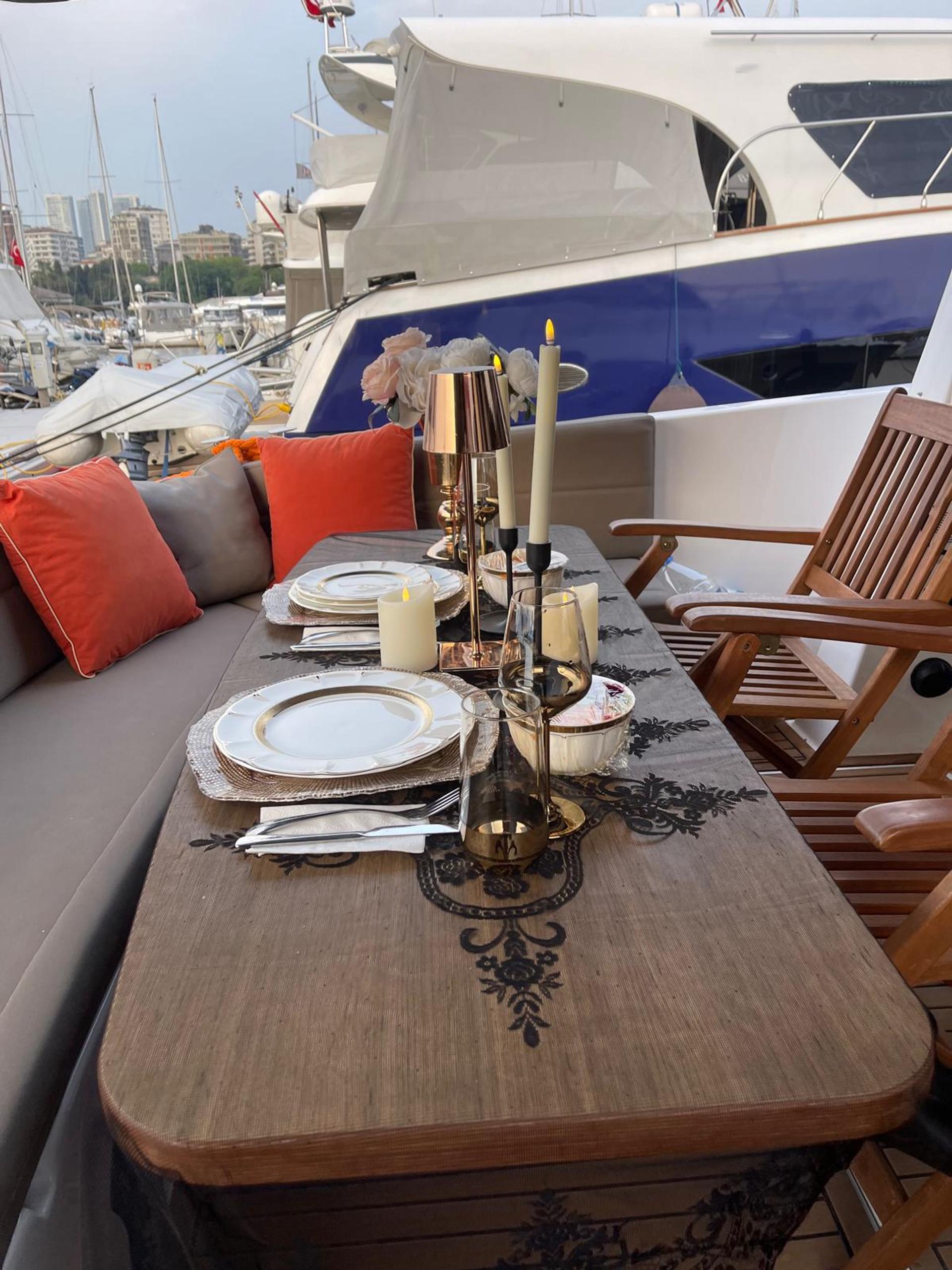 Rental Custom made 11m Motor Yacht - 380 - photo 12