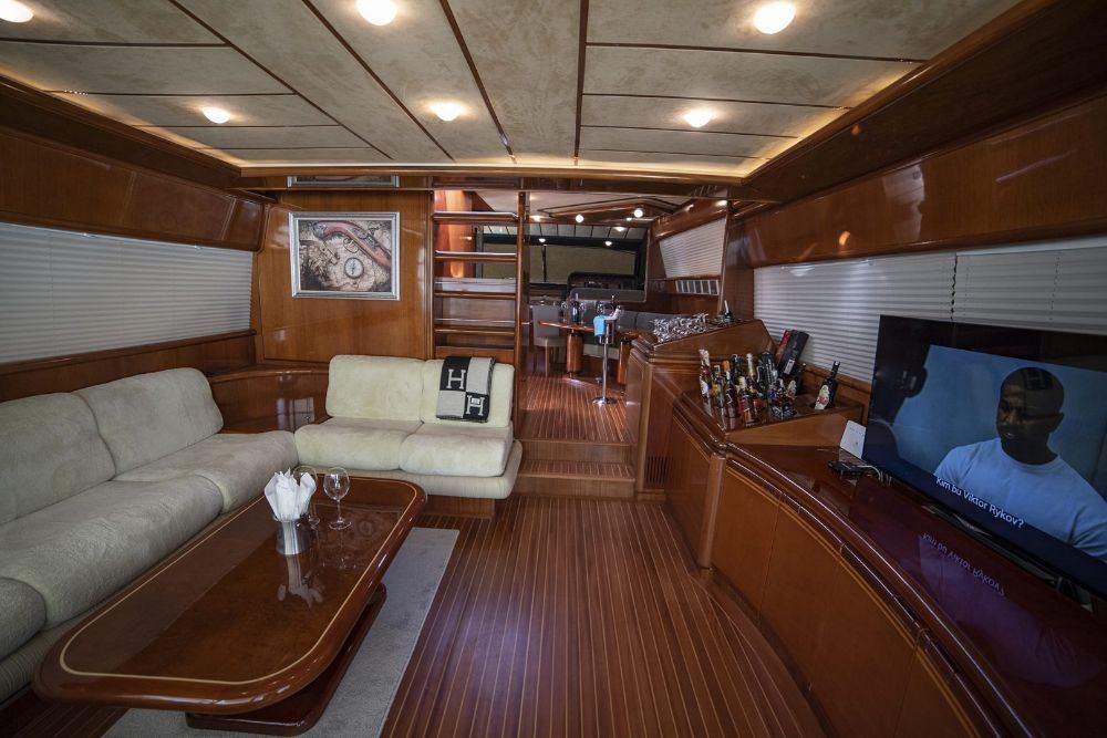 Rental Ferretti Yachts 22m Motor Yacht - 541-10