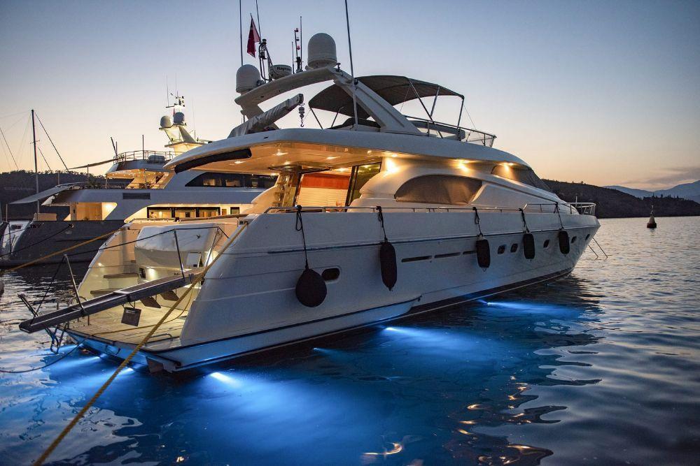 Rental Ferretti Yachts 22m Motor Yacht - 541-0