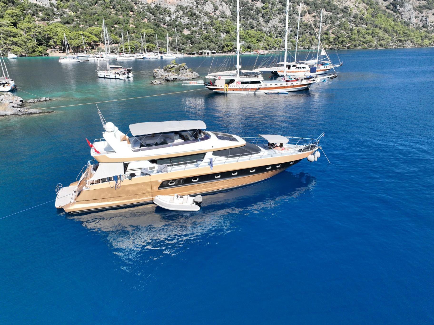 Rental Custom made 28m Motor Yacht - 745-1
