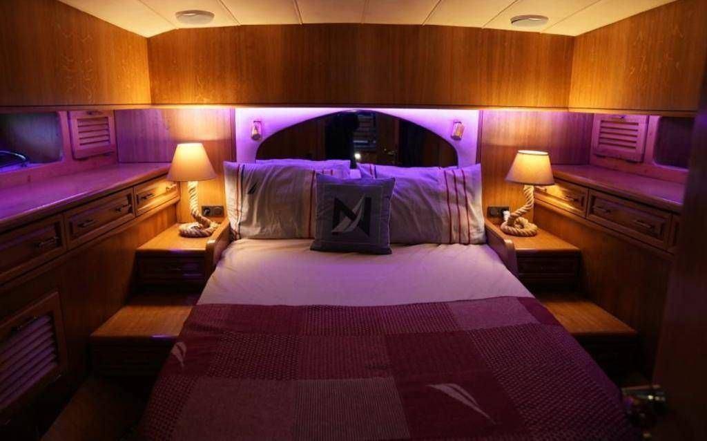 Rental Custom made 14m Motor Yacht - 385-10