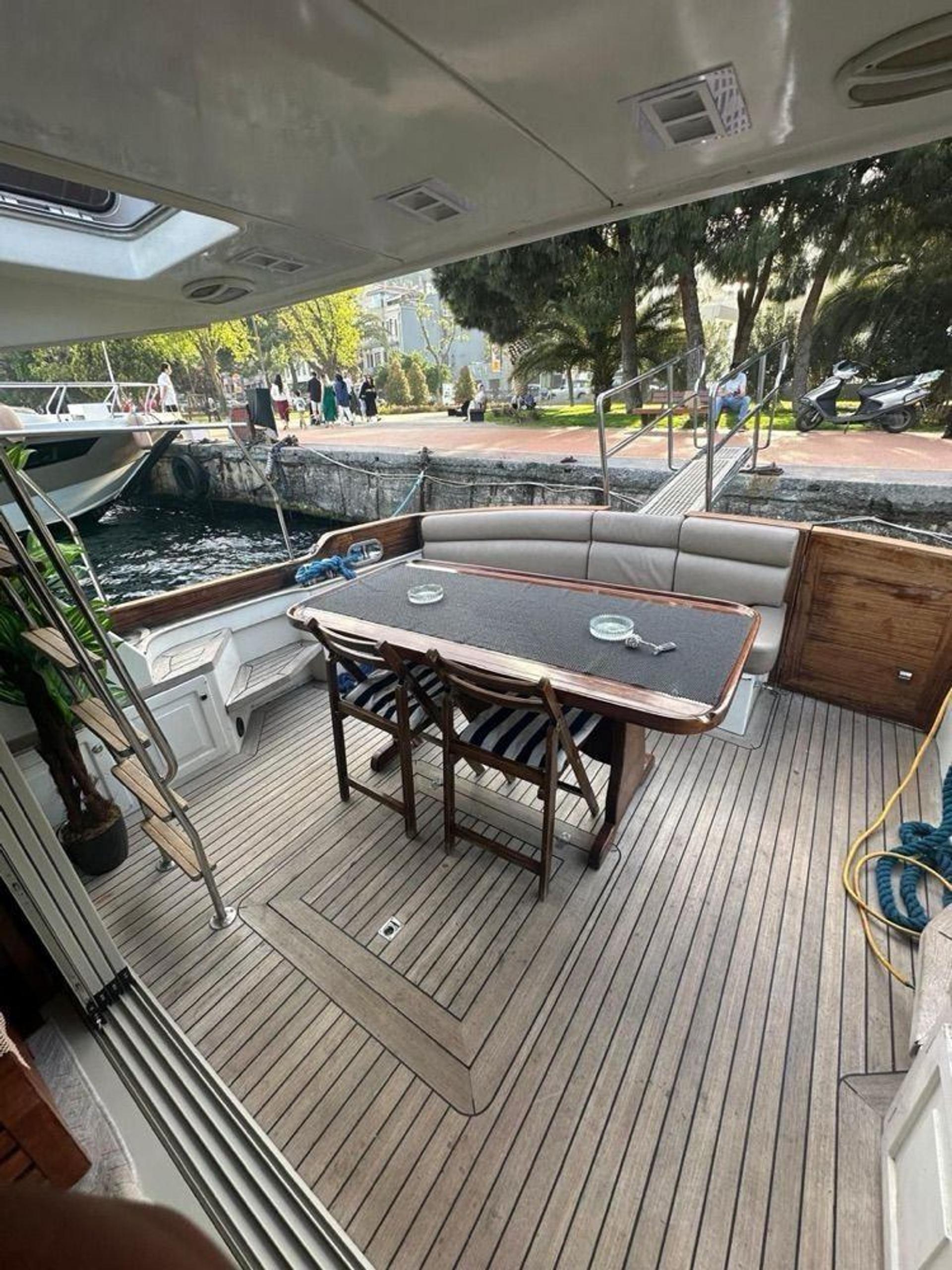 Rental Custom made 14m Motor Yacht - 385 - photo 8