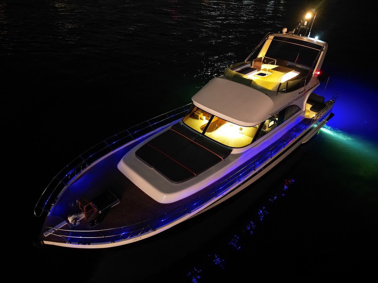 Rental Custom made 17m Motor Yacht - 35-1