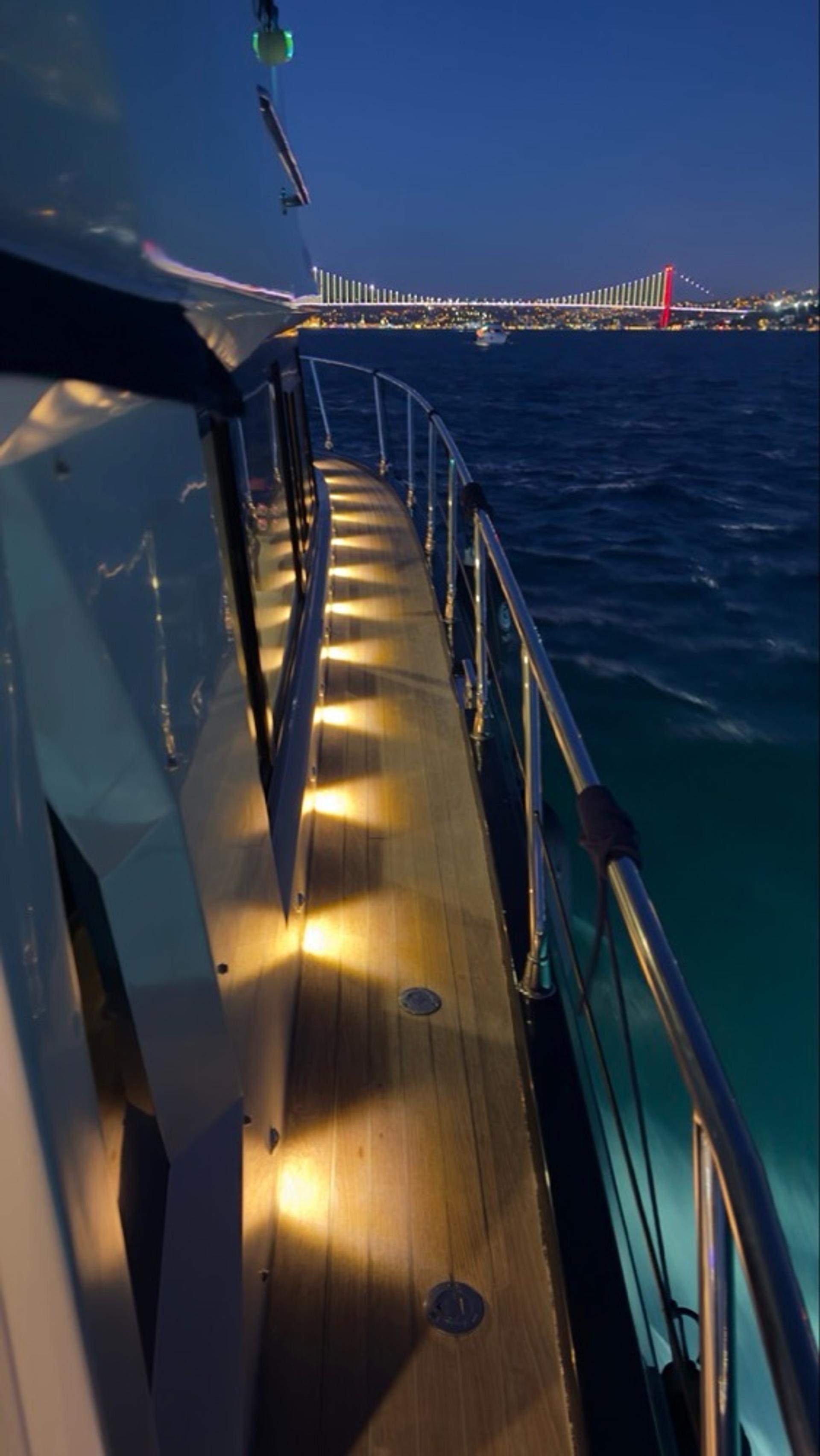 Rental Custom made 14m Motor Yacht - 381 - photo 5