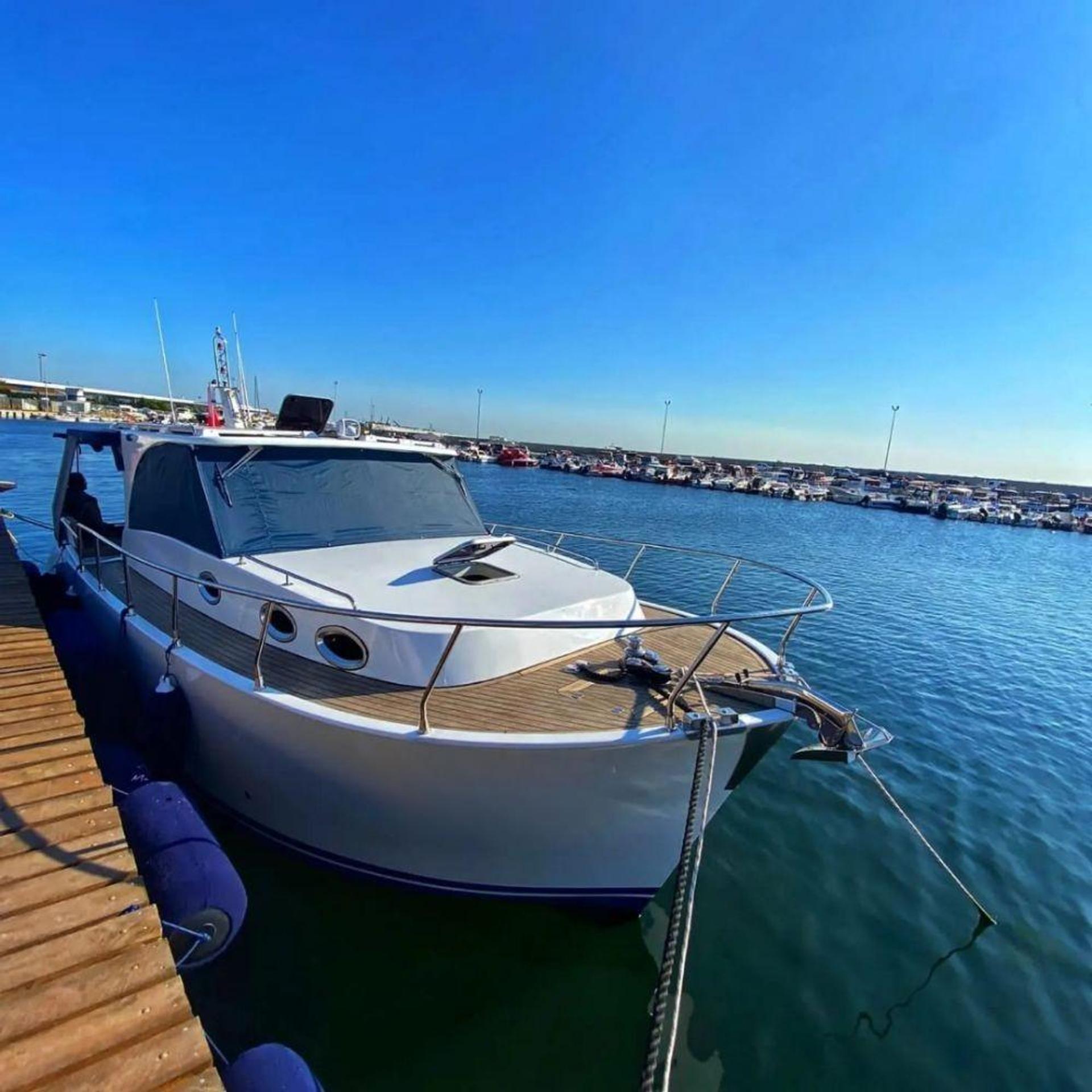 Rental Custom made 10m Motor Yacht - 357 - photo 1