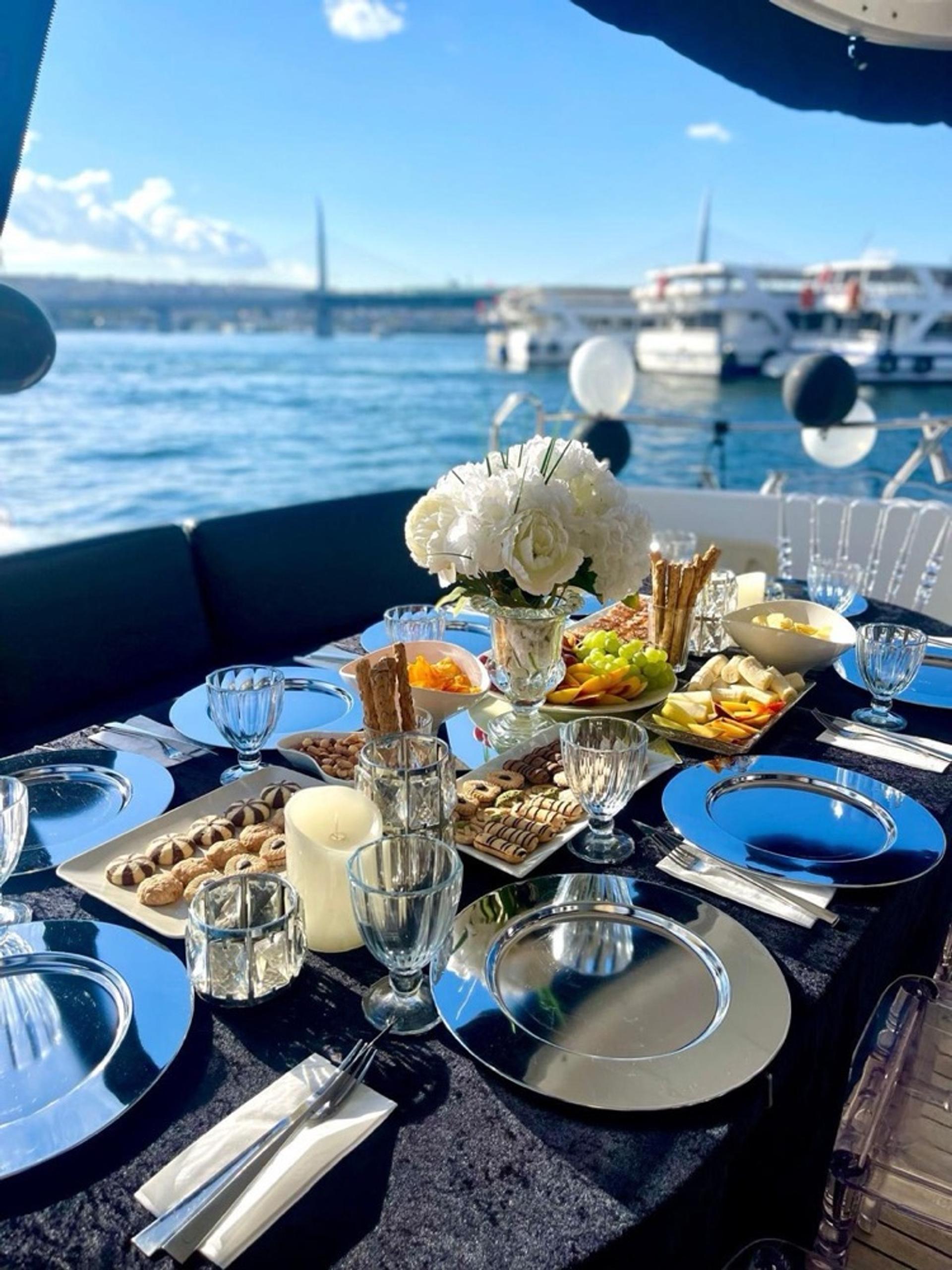 Rental Custom made 19m Motor Yacht - 245 - photo 8