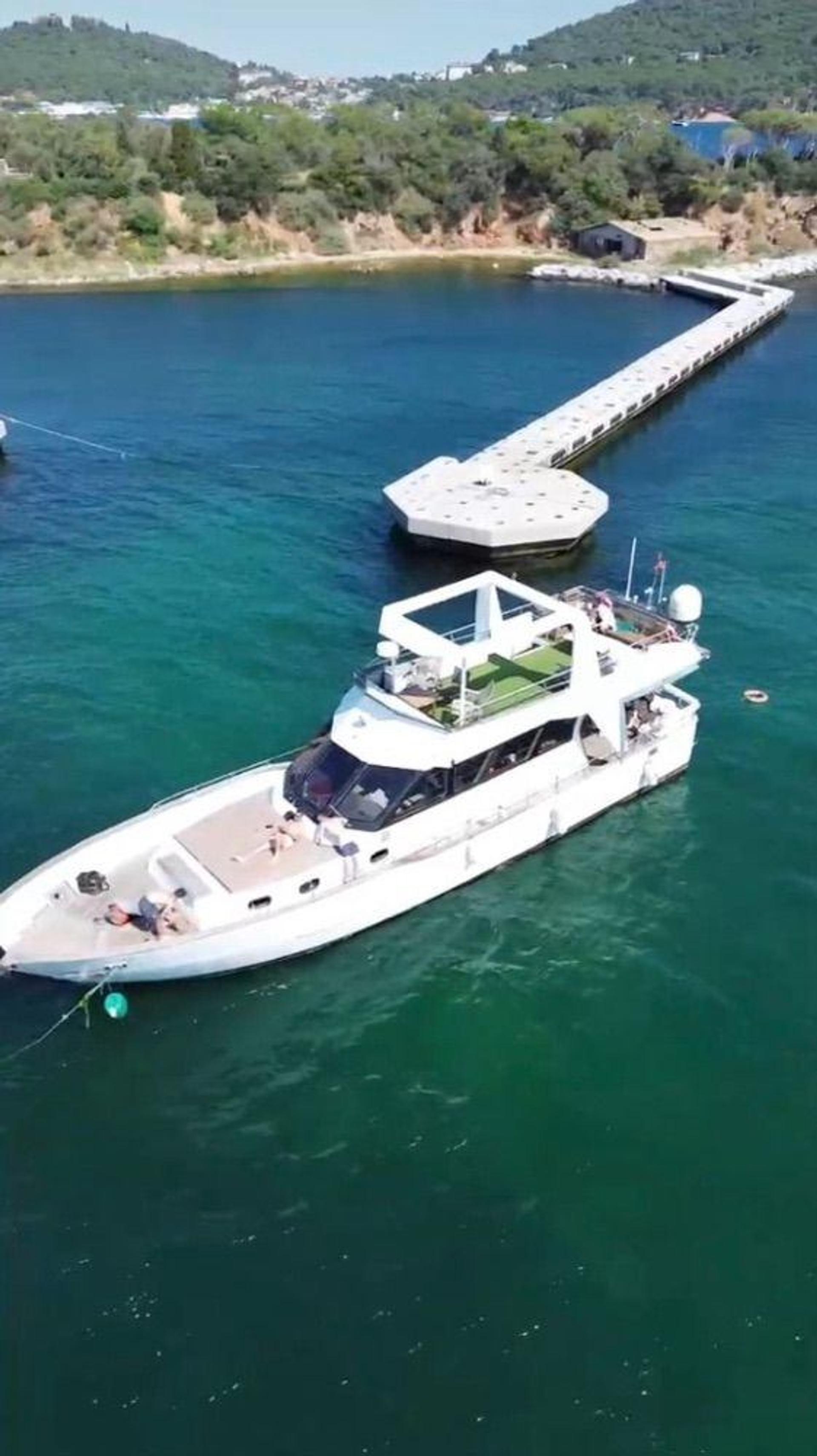 Kiralık Özel yapım 18m Motoryat - 698 - photo 1