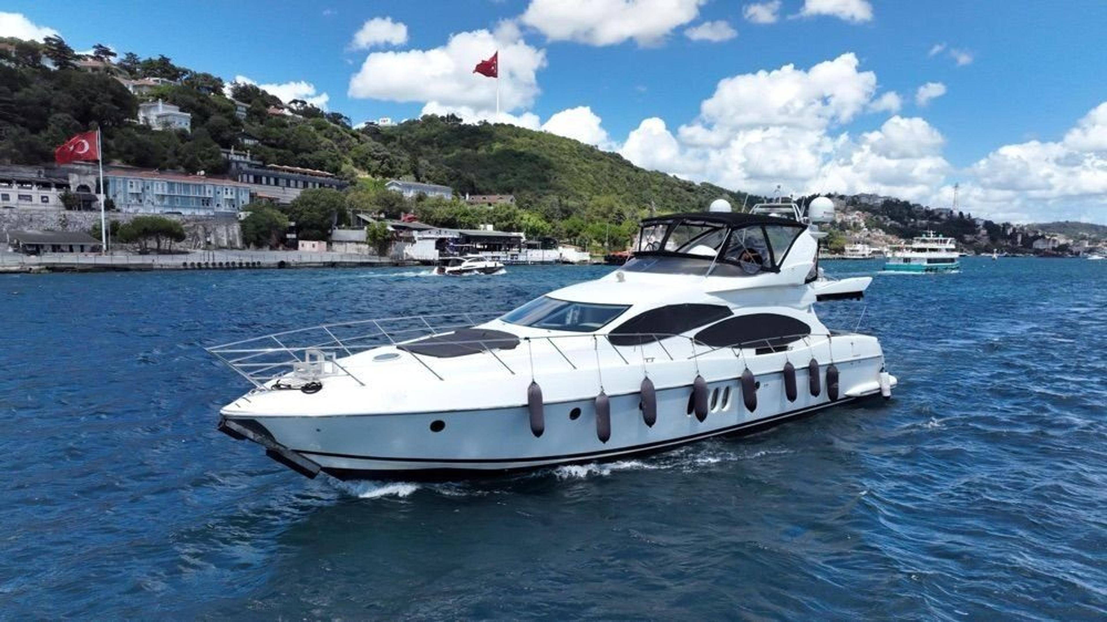 Kiralık Azimut 22m Motoryat - 347 - photo 1
