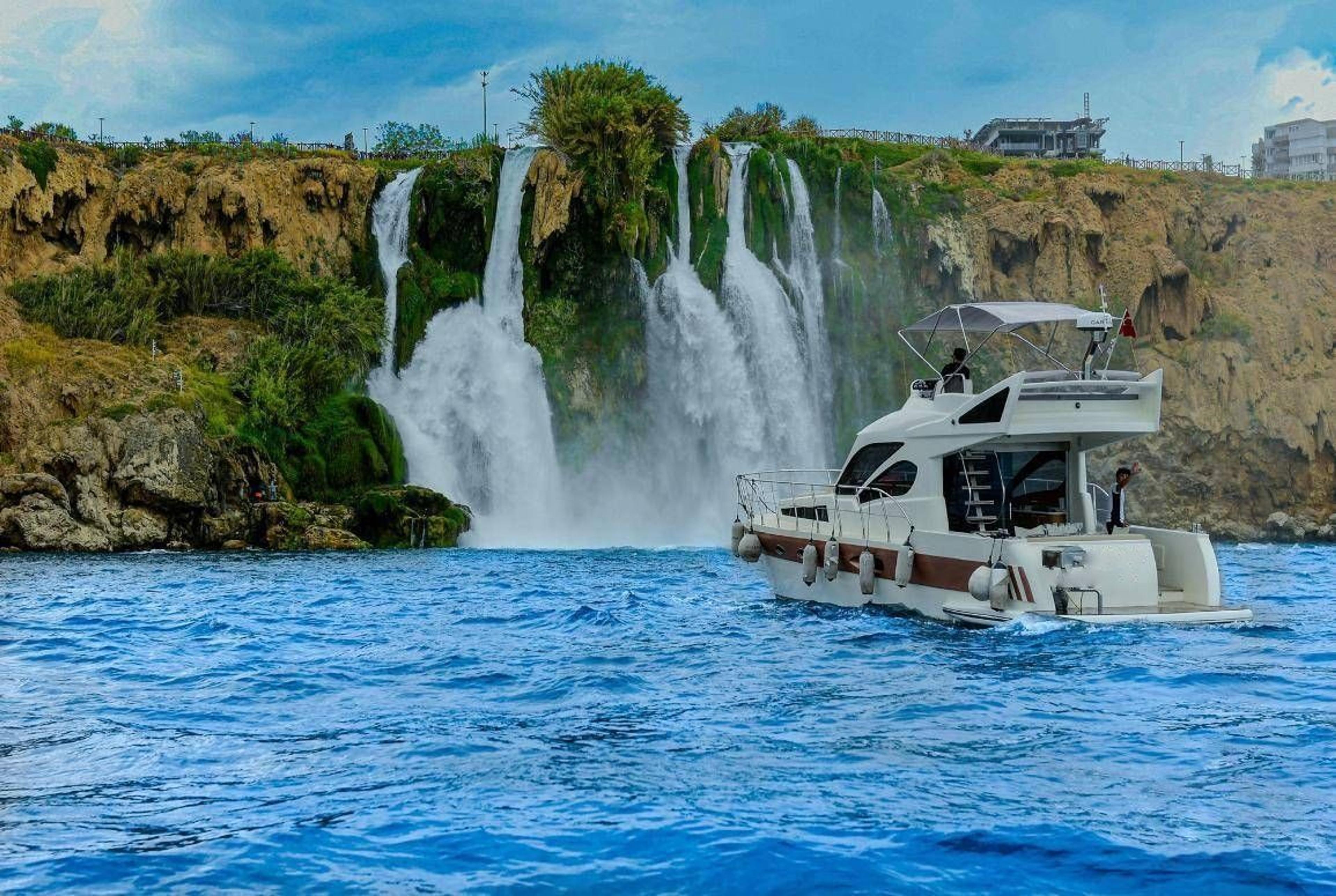 Rental Custom made 14m Motor Yacht - 916 - photo 3