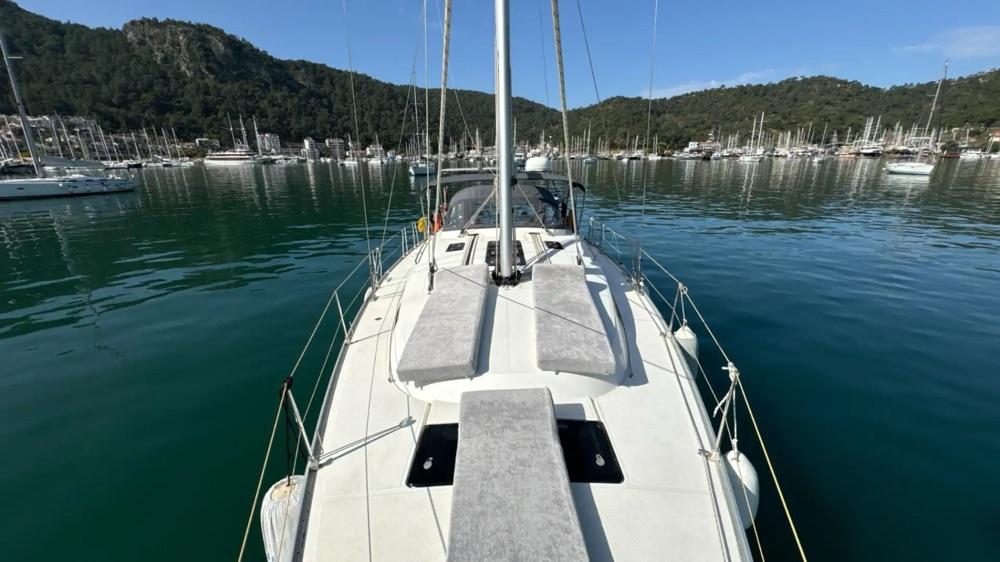 Rental Bavaria 14m Sailboat - 560-4