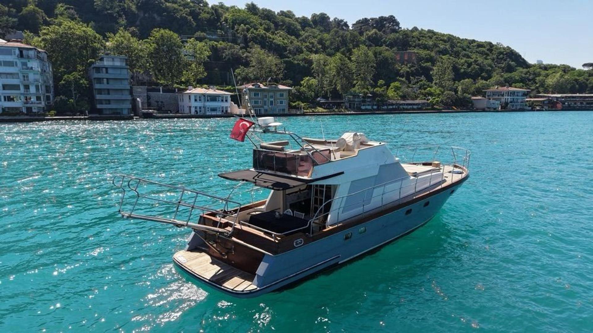 Rental Custom made 14m Motor Yacht - 385 - photo 4