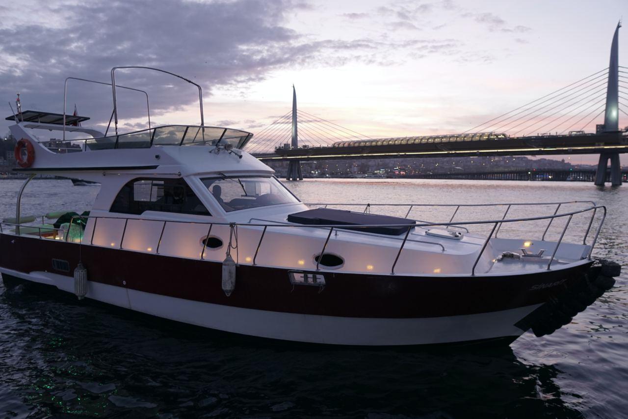 Rental Custom made 14m Motor Yacht - 34-0