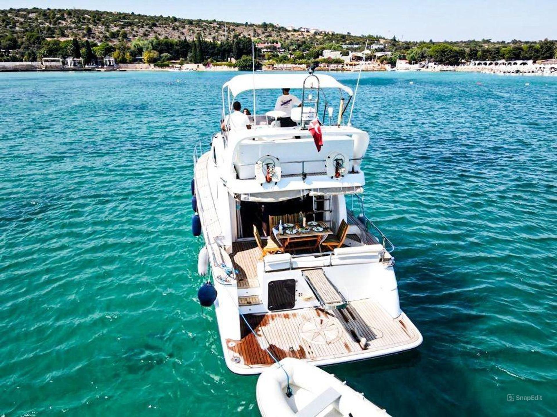 Rental Custom made 14m Motor Yacht - 547 - photo 2
