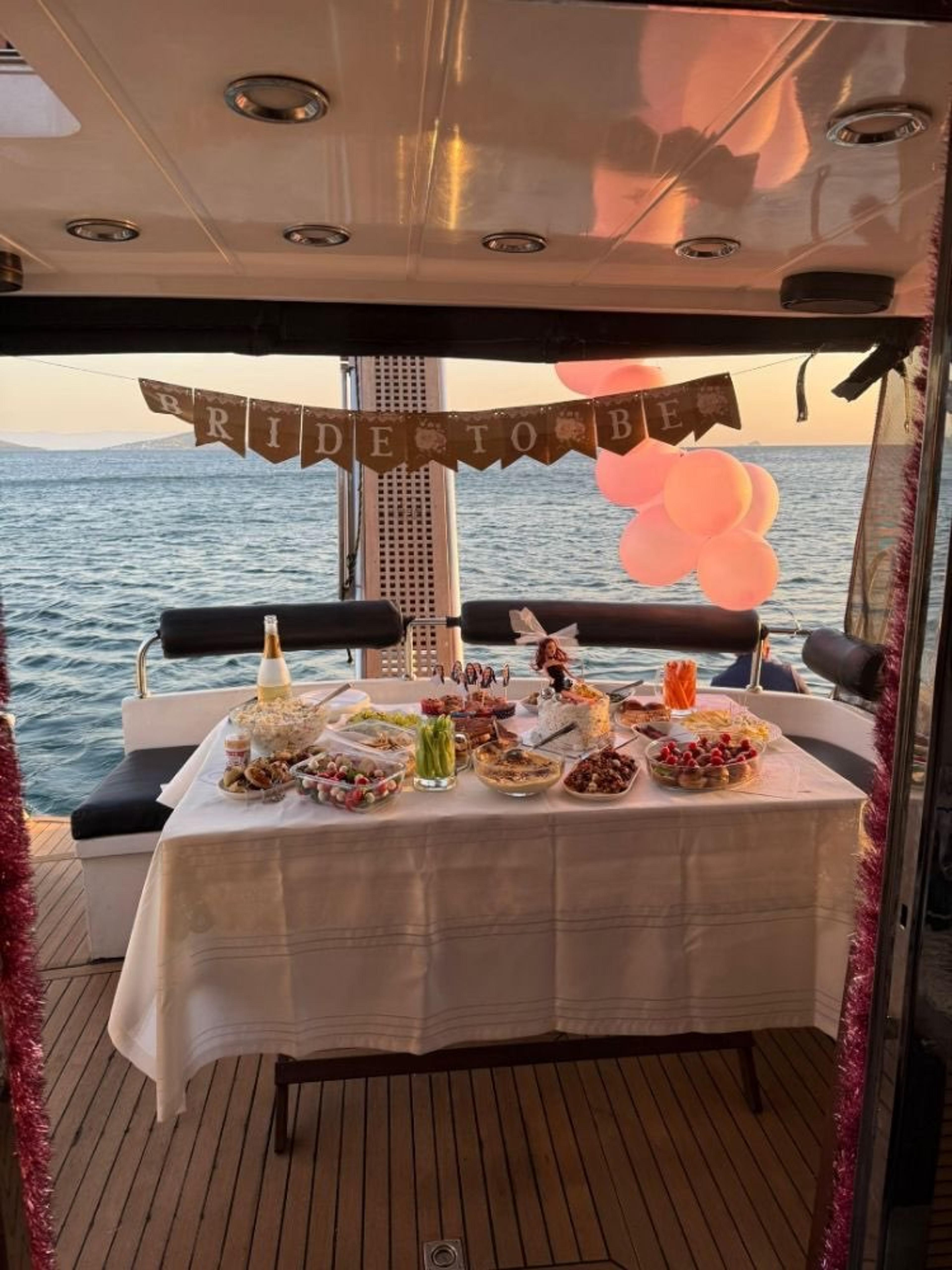 Rental Custom made 14m Motor Yacht - 983 - photo 10