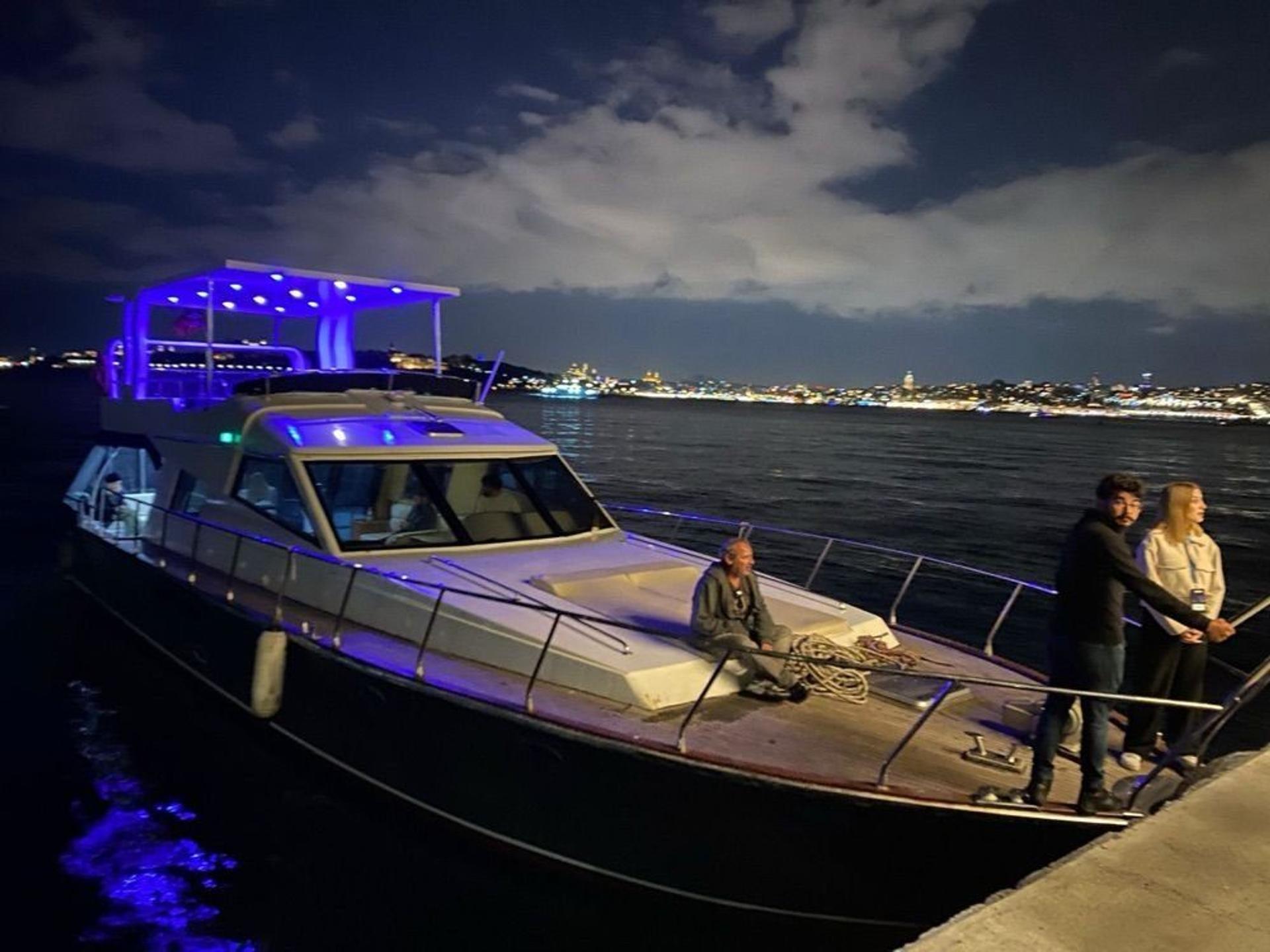 Rental Custom made 17m Motor Yacht - 677 - photo 7