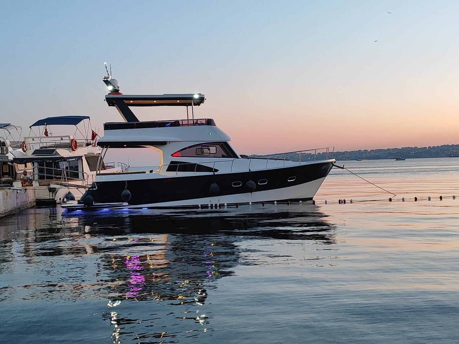 Custom made 12.5m Motor Yacht