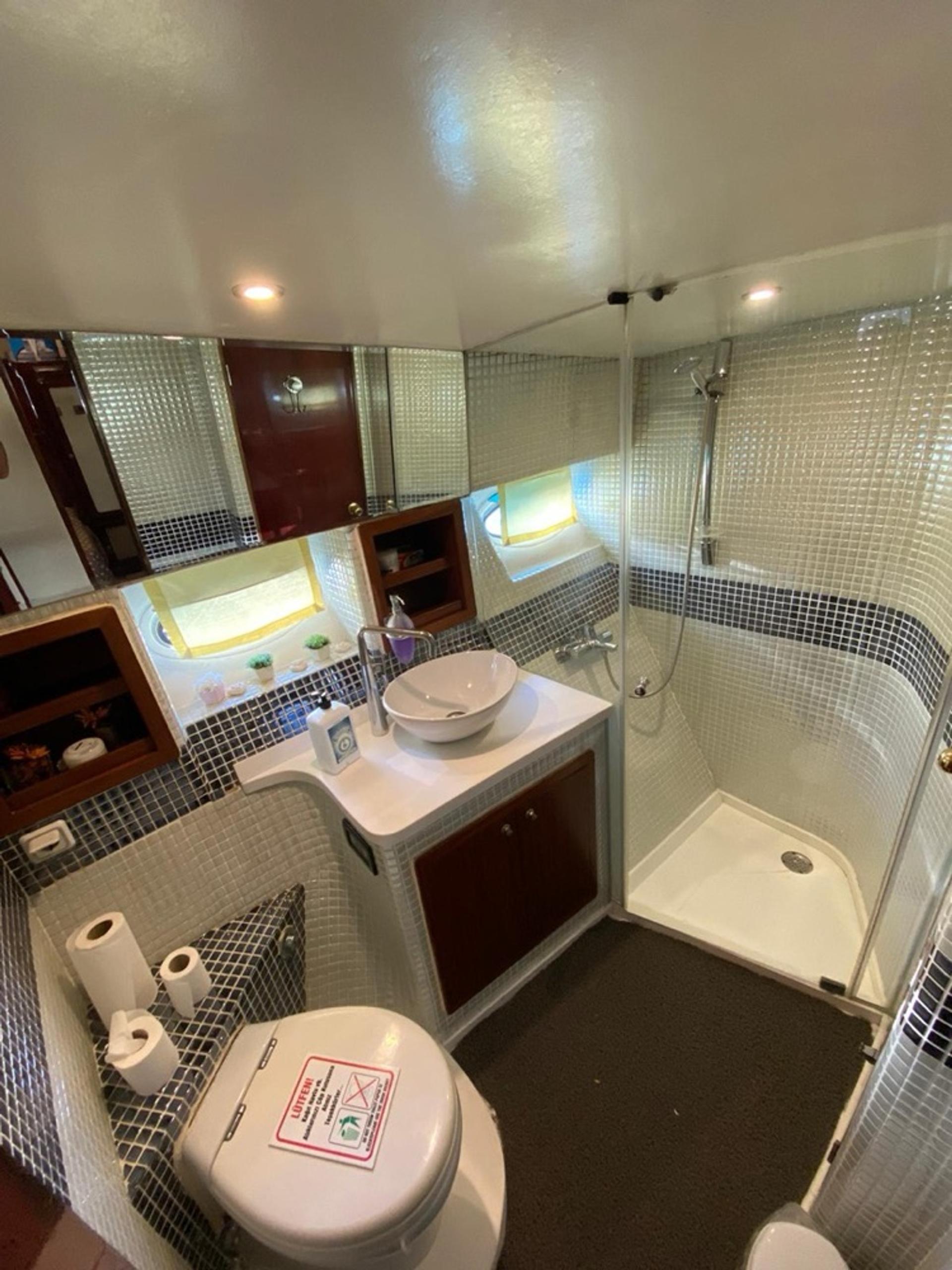 Rental Custom made 19m Motor Yacht - 992 - photo 16
