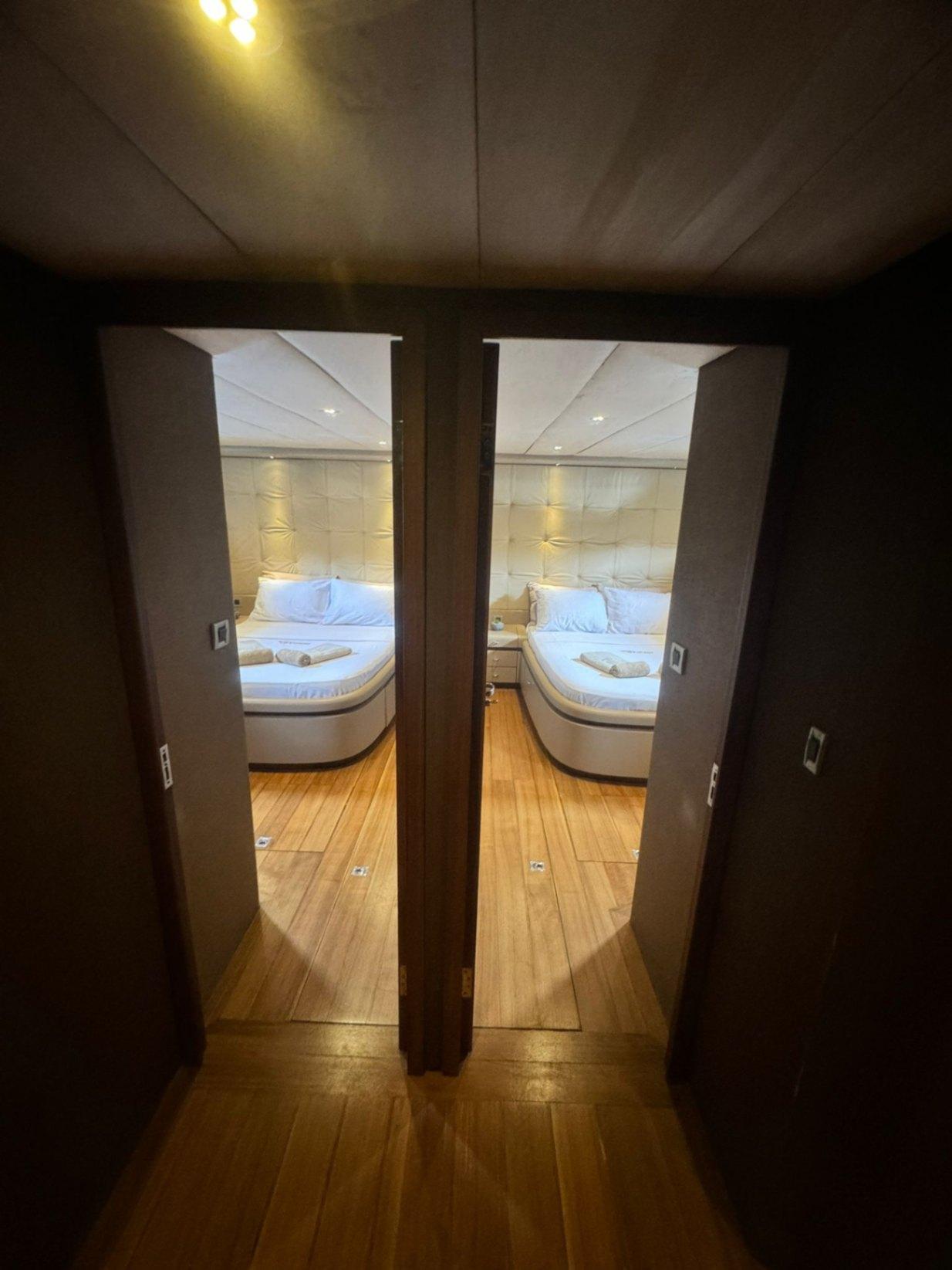 Rental Custom made 28m Motor Yacht - 745-10
