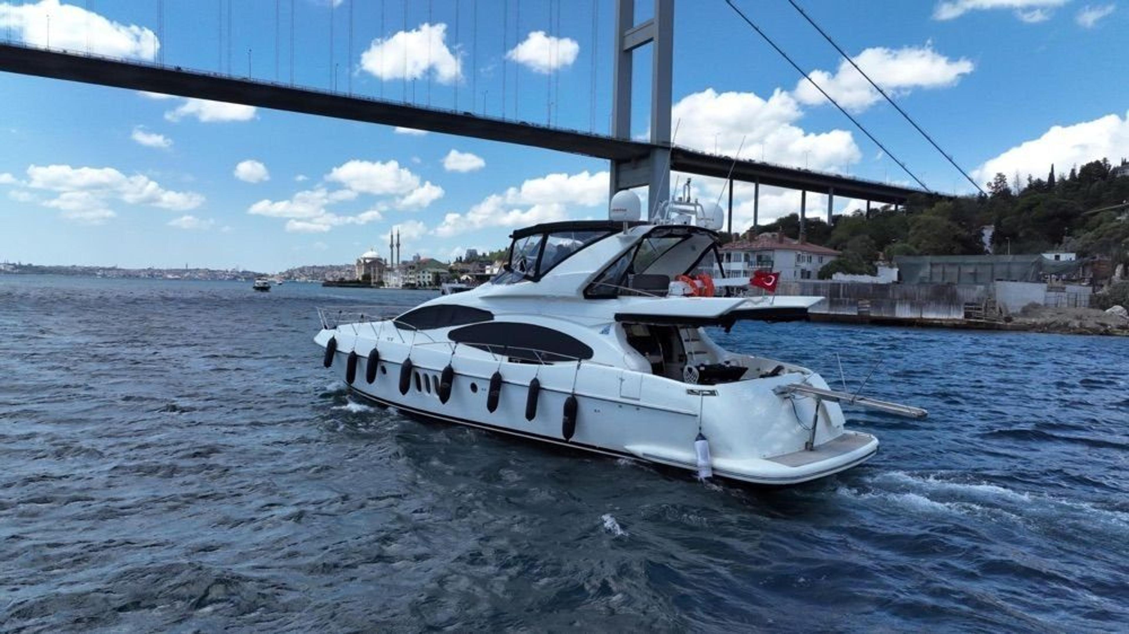Kiralık Azimut 22m Motoryat - 347 - photo 3