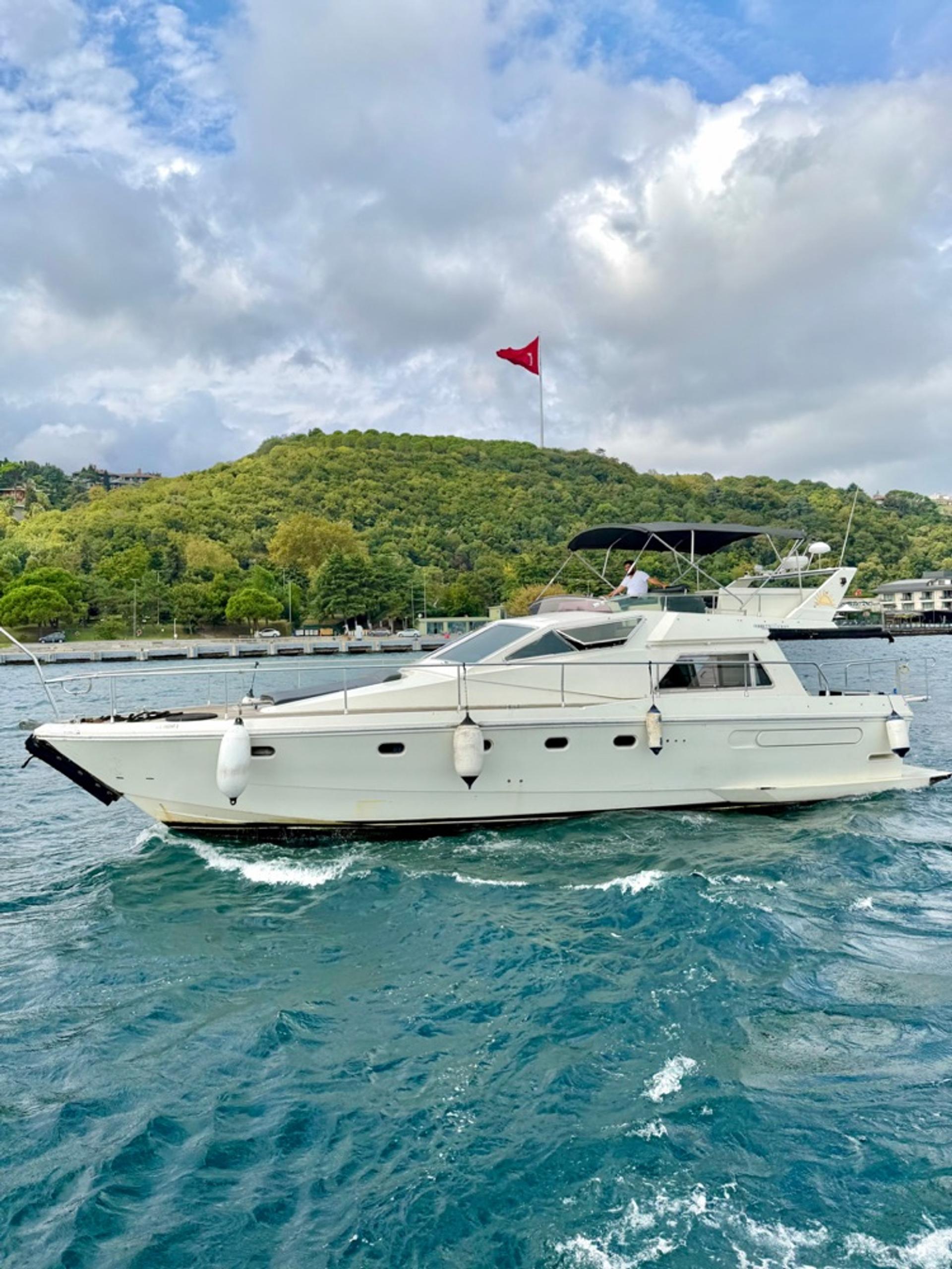 Rental Ferretti Yachts 17m Motor Yacht - 847 - photo 1