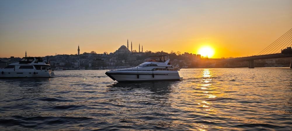 Mochi Craft 16m Motor Yacht