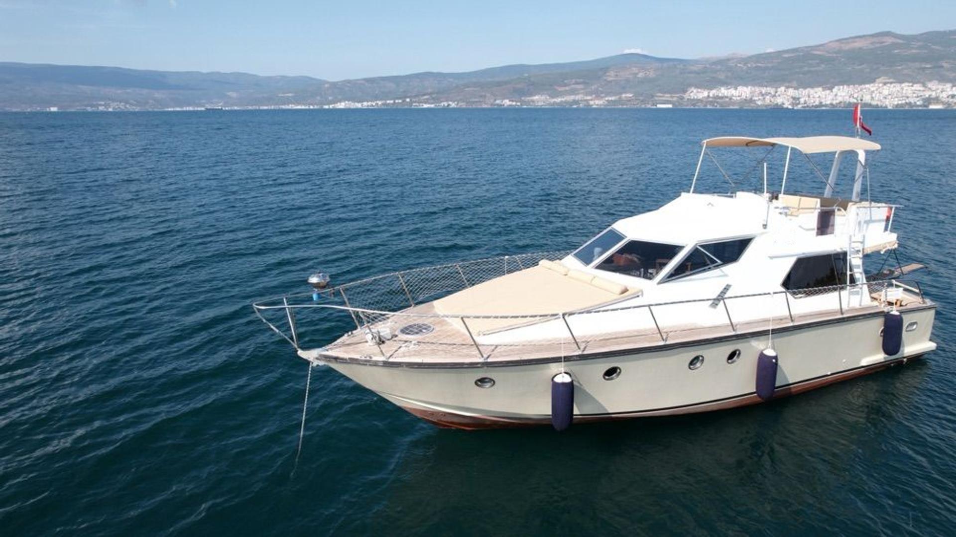 Kiralık Versilcraft 13m Motoryat - 667 - photo 2