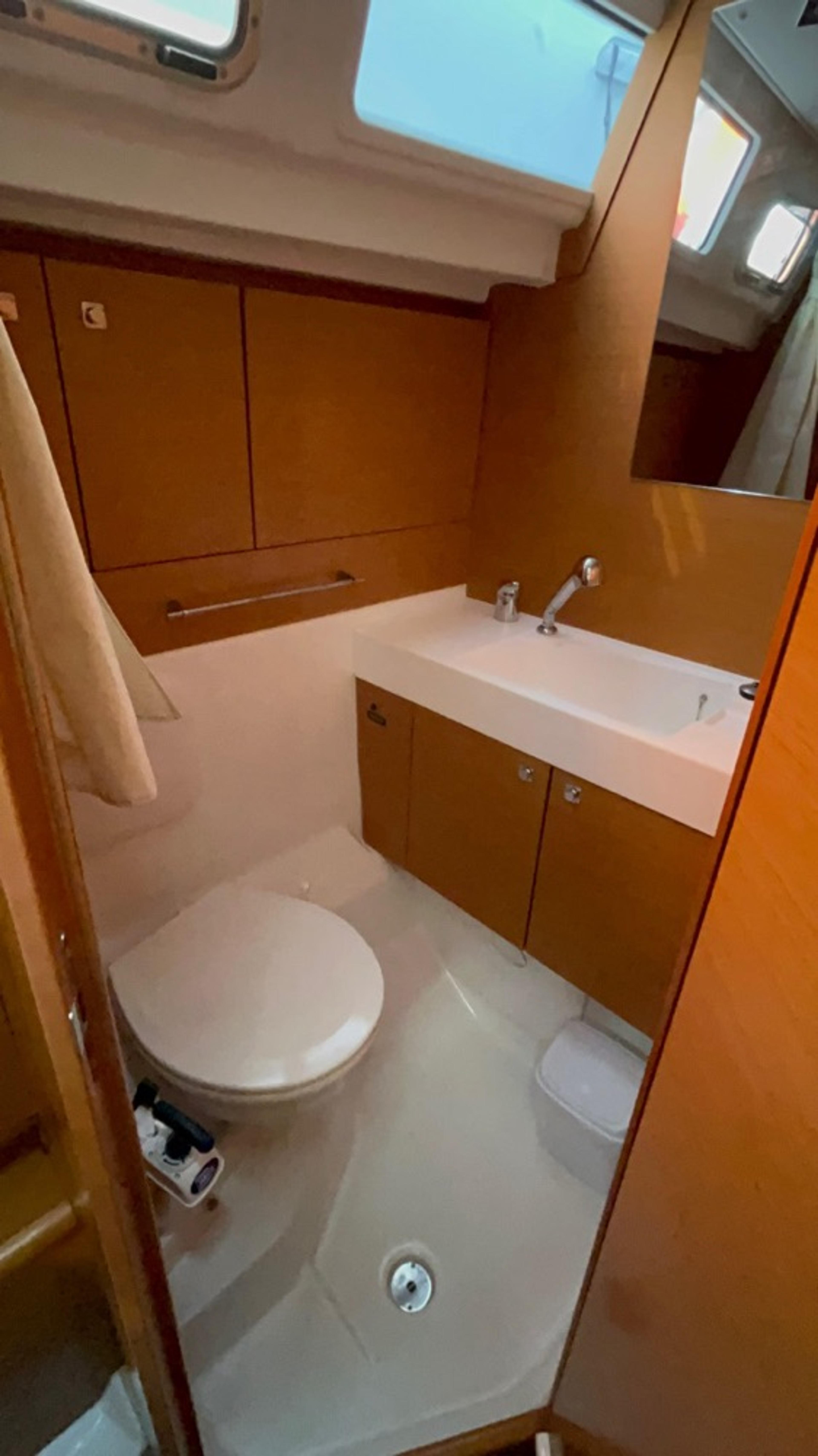 Rental Jeanneau 14m Sailboat - 317 - photo 7
