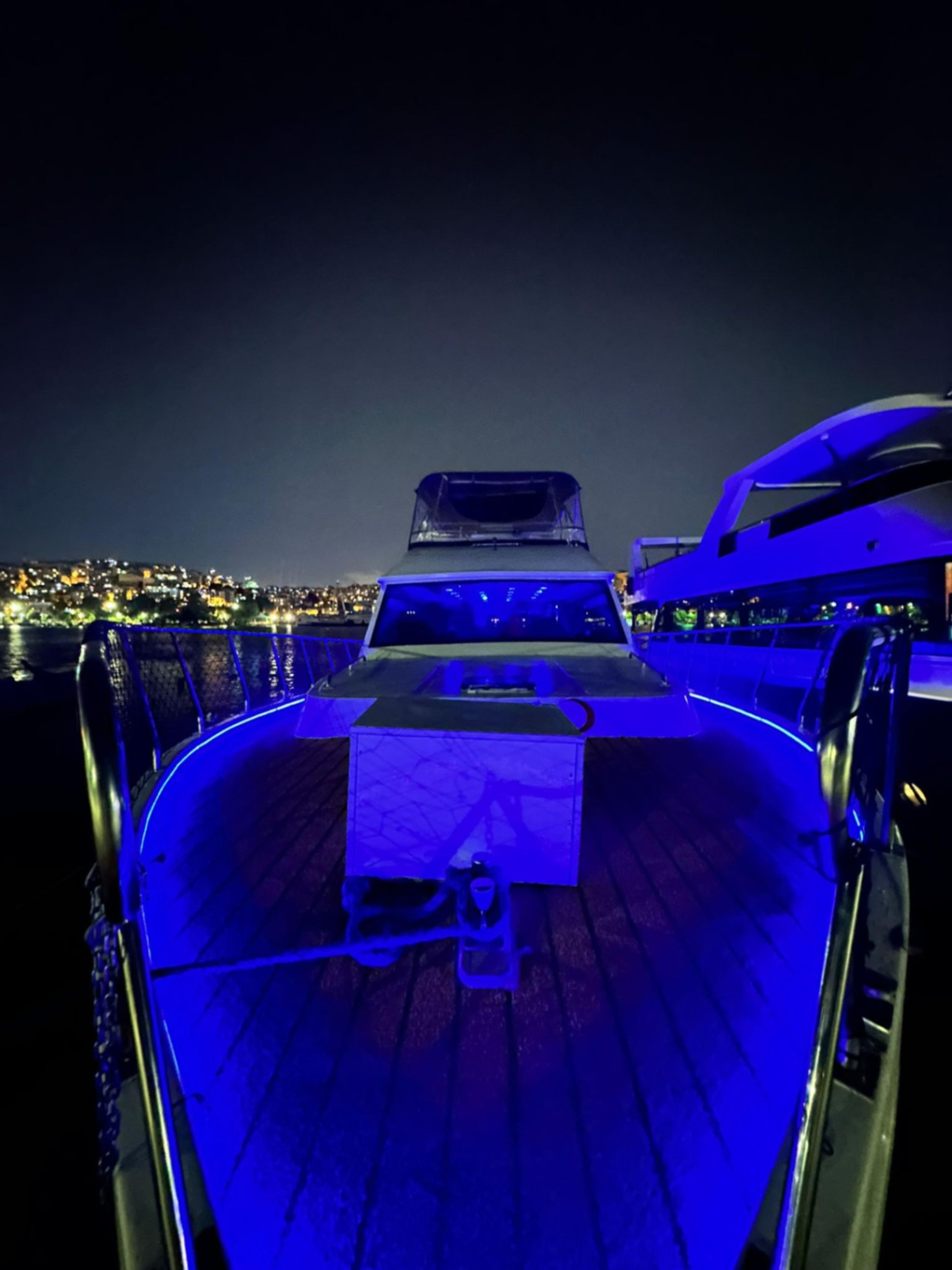 Kiralık Azimut 18m Motoryat - 355 - photo 18