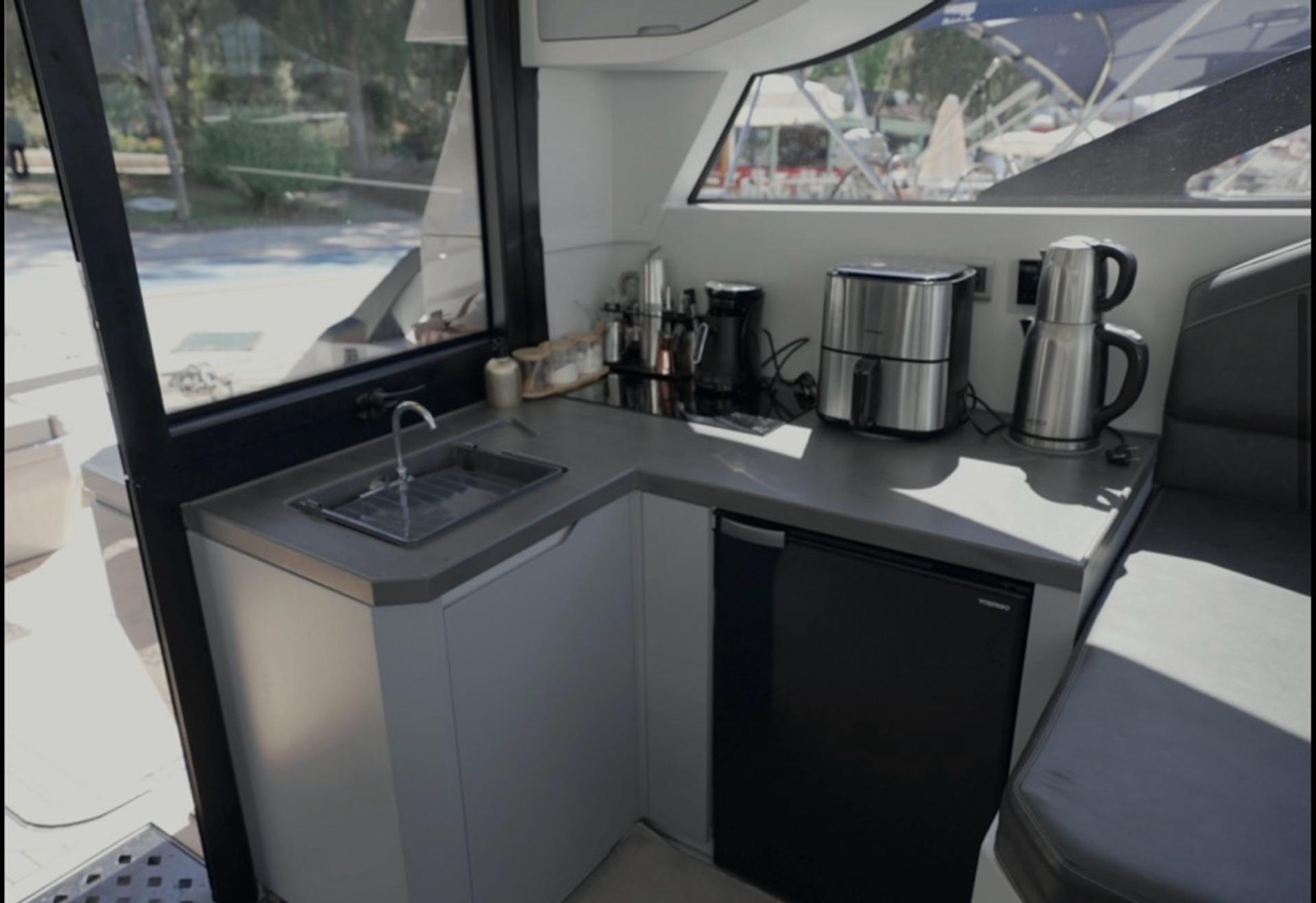 Kiralık Özel yapım 12m Motoryat - 1094 - photo 5