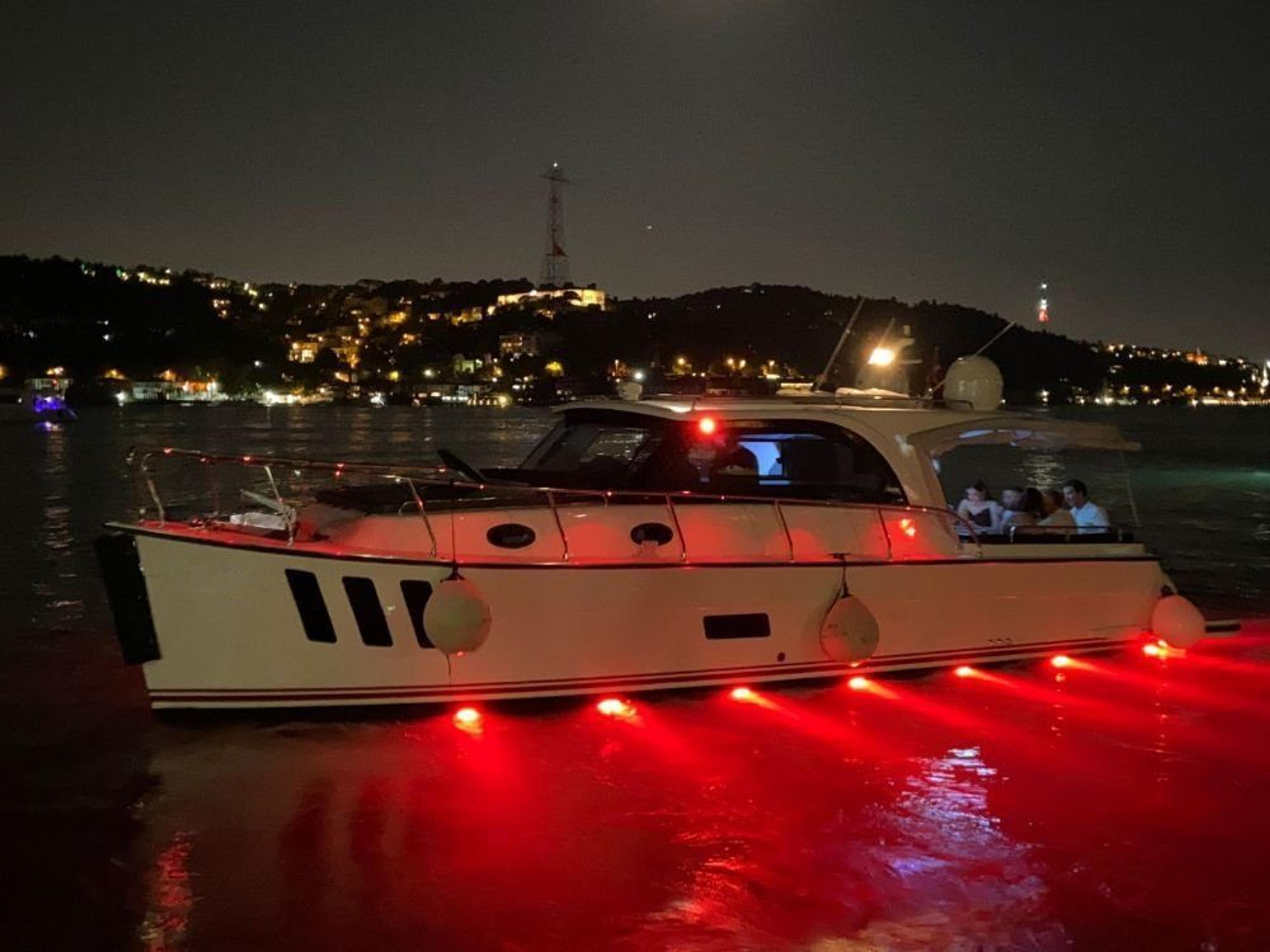 Rental Custom made 12m Motor Yacht - 445 - photo 2