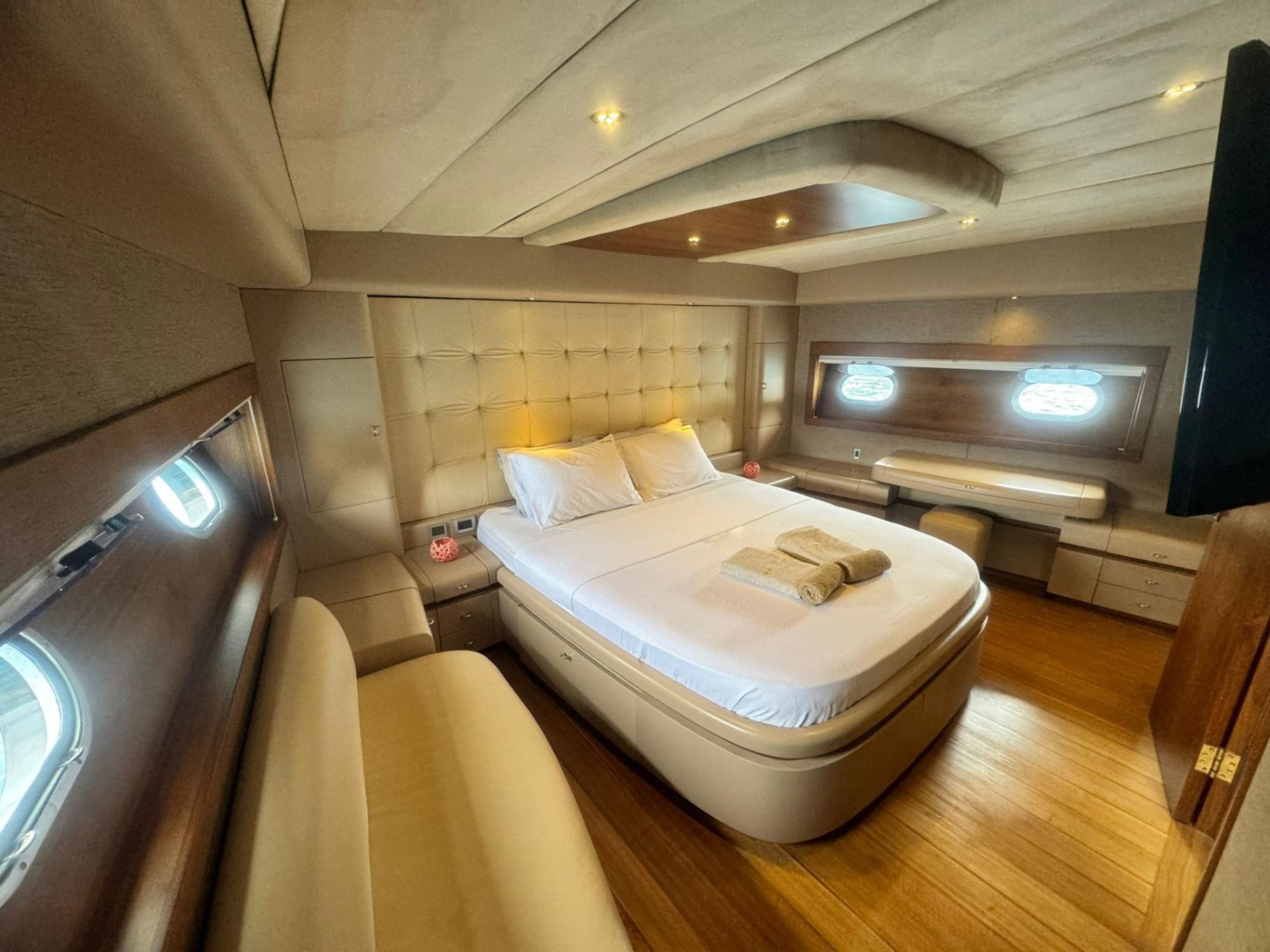 Rental Custom made 28m Motor Yacht - 745-11