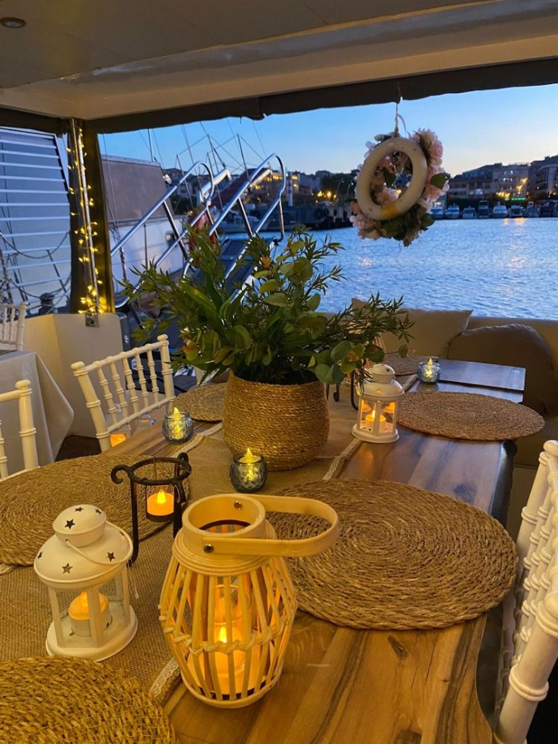 Rental Custom made 12m Motor Yacht - 881 - photo 30
