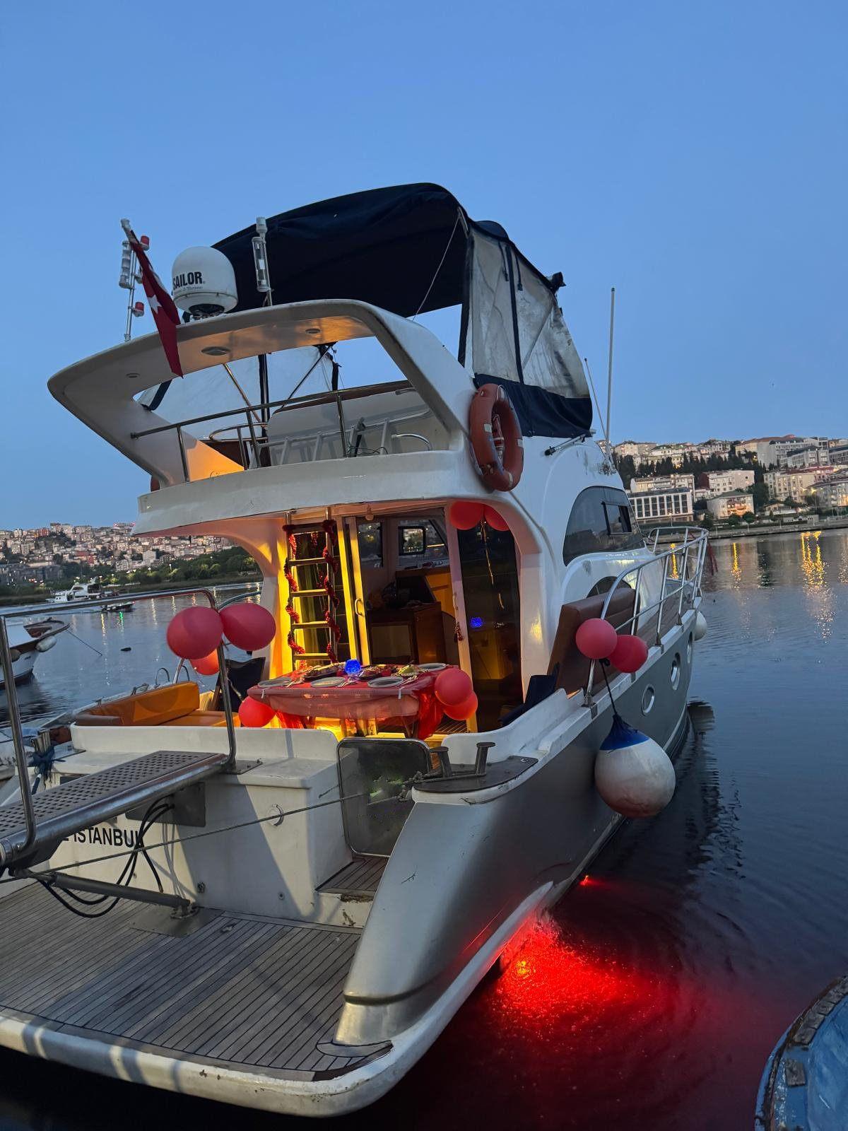 Rental Custom made 12m Motor Yacht - 486-28