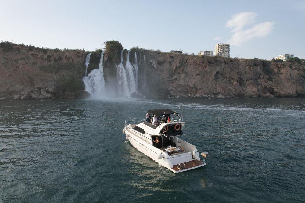Rental Eurocraft 13m Motor Yacht - 566-29