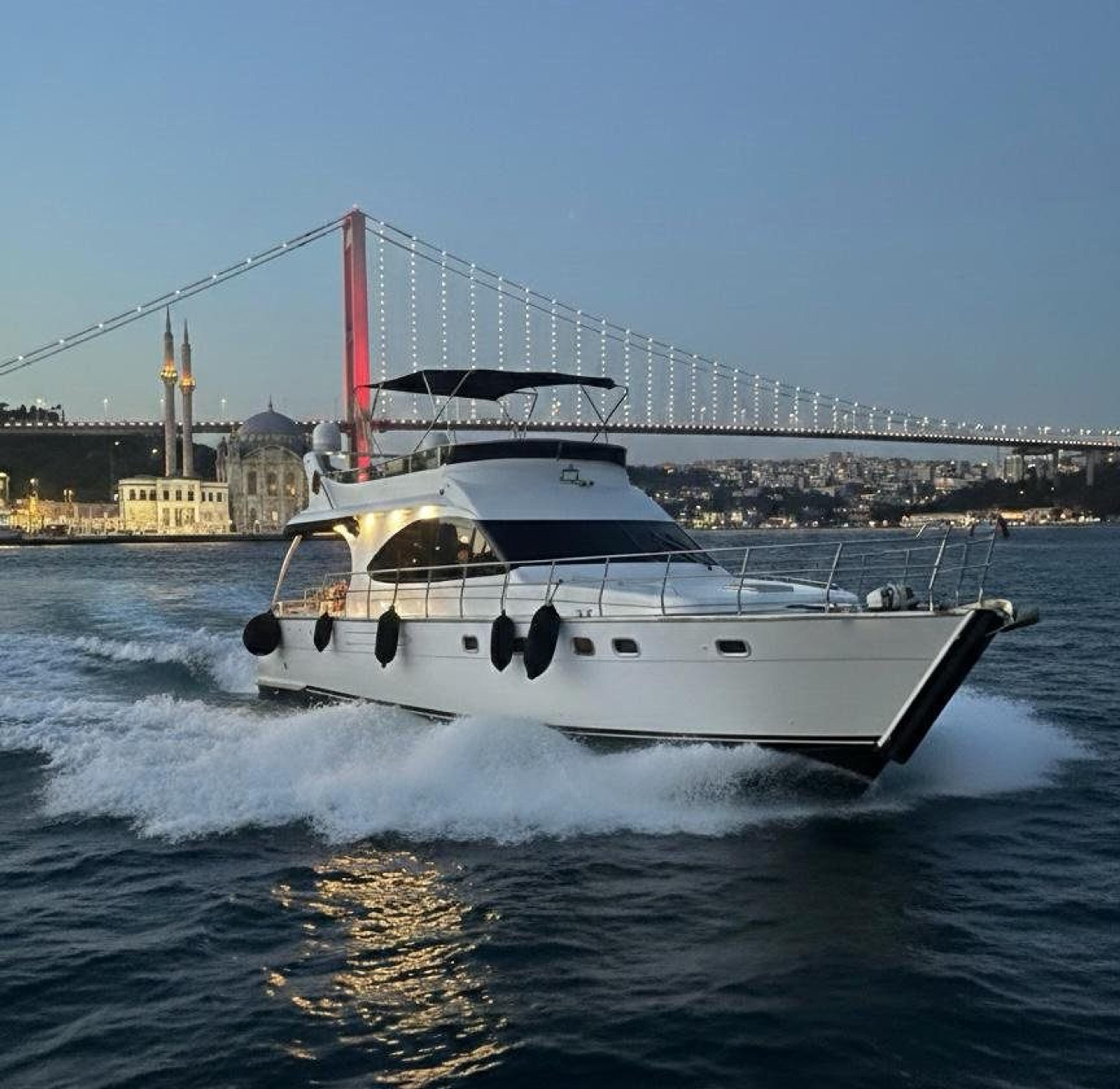 Rental Custom made 18m Motor Yacht - 310 - photo 1