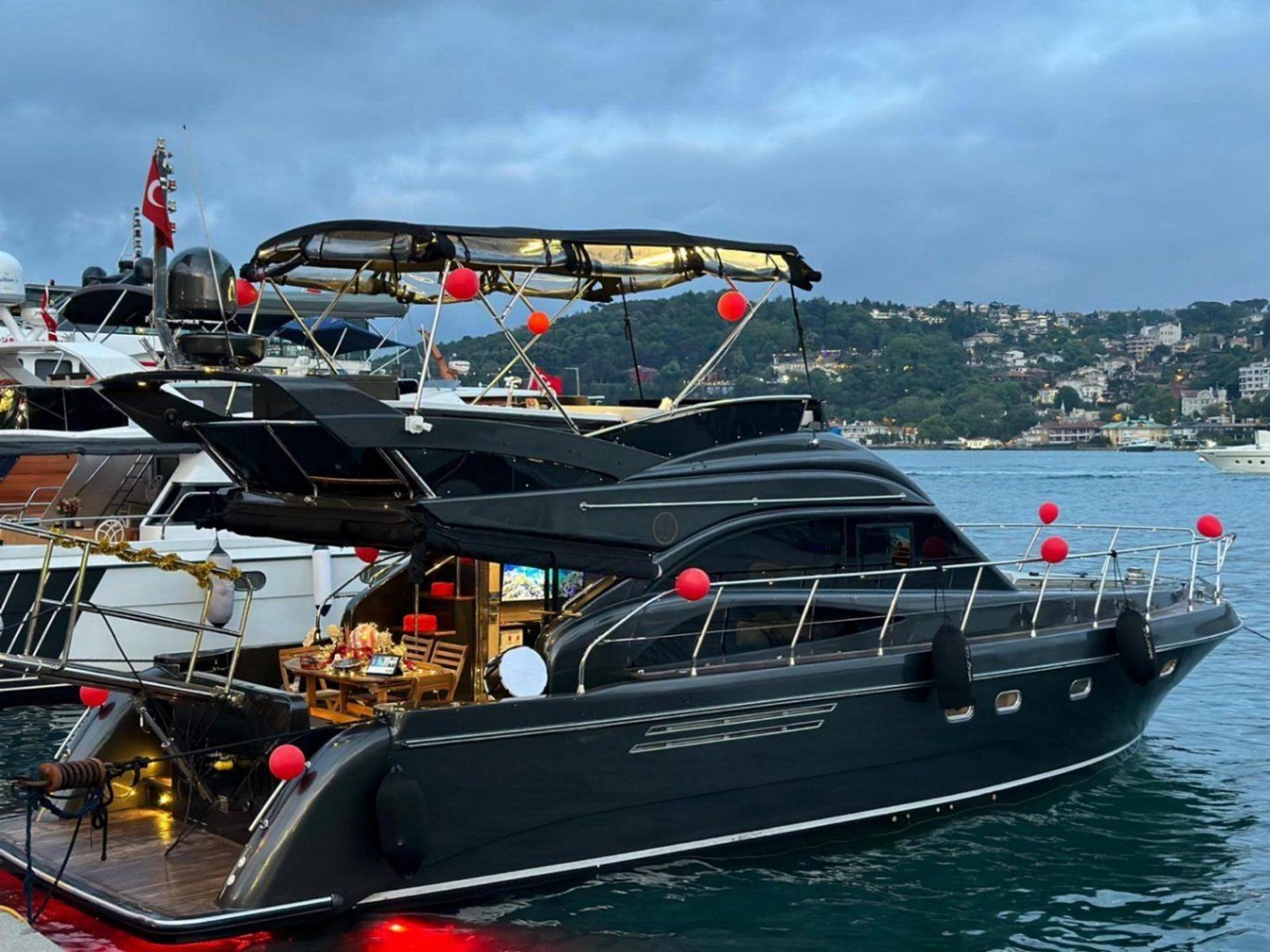 Rental Custom made 15m Motor Yacht - 126 - photo 2