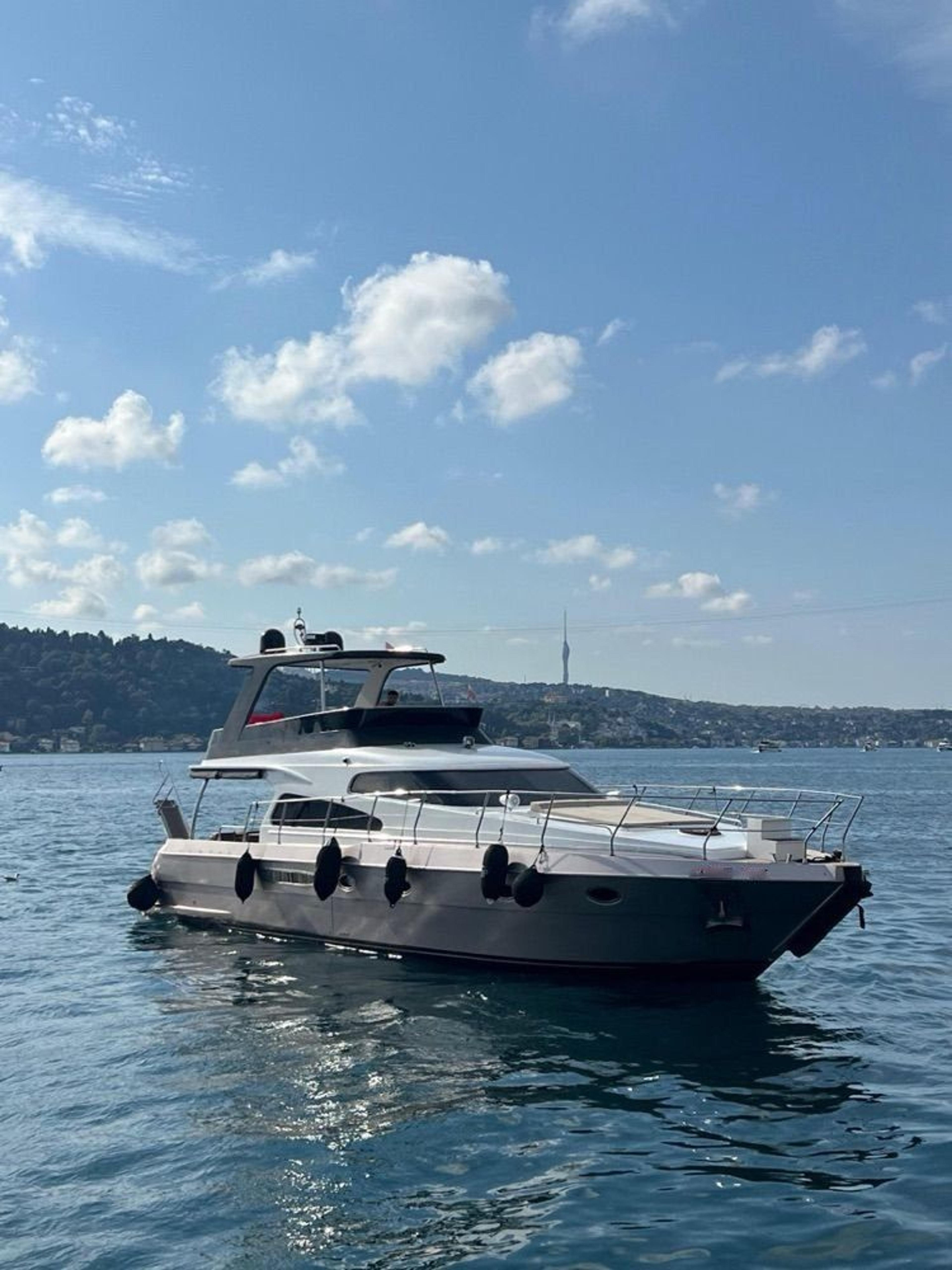 Rental Custom made 16m Motor Yacht - 1063 - photo 1